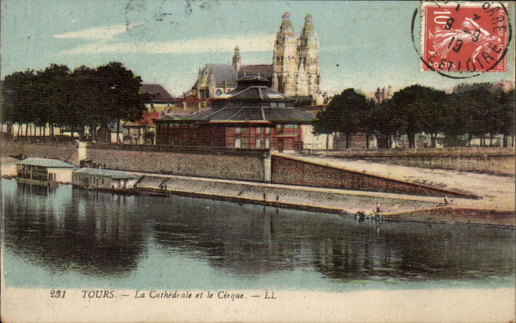 CPA Tours La Cathedrale et le Cirque