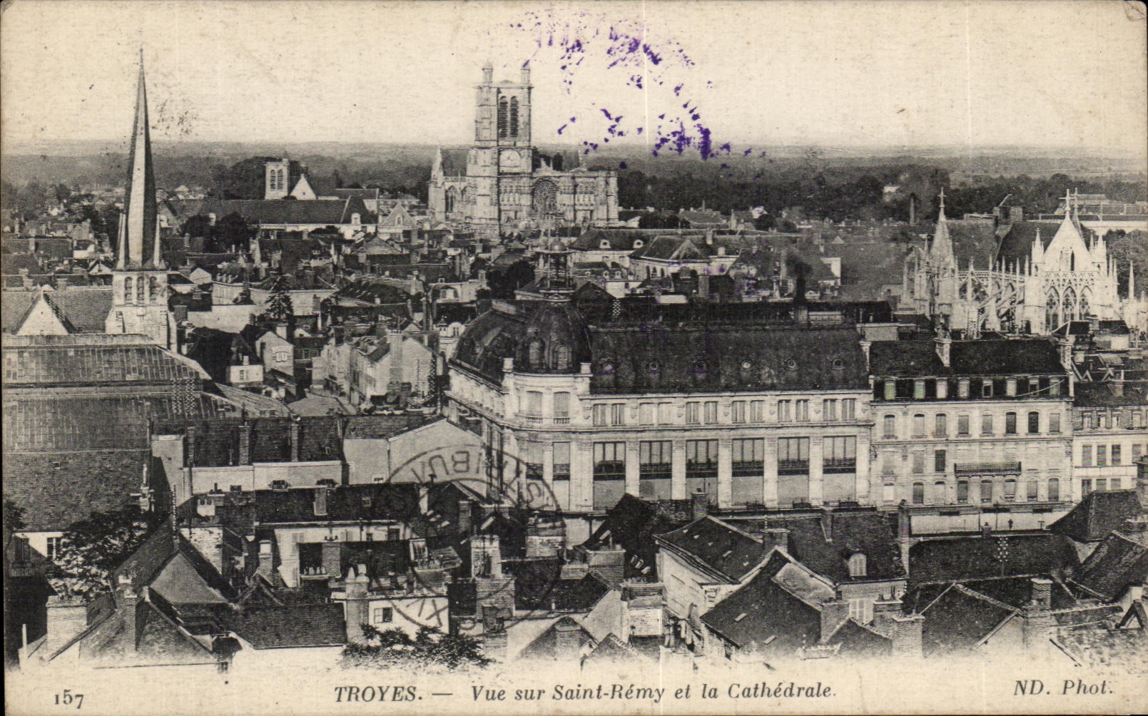 CPA Troyes Vue Sur Saint Remy Et La Cathedrale