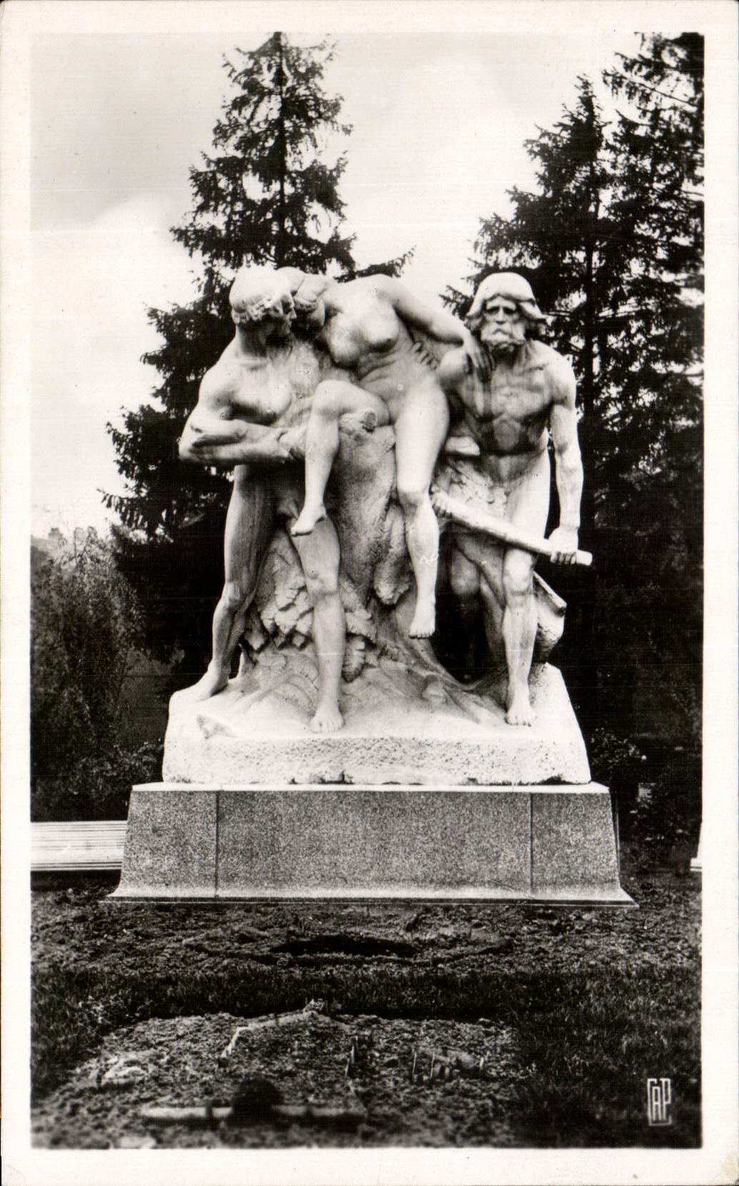 CPA Belfort Public garden Jean Jaures monument the Stone Age