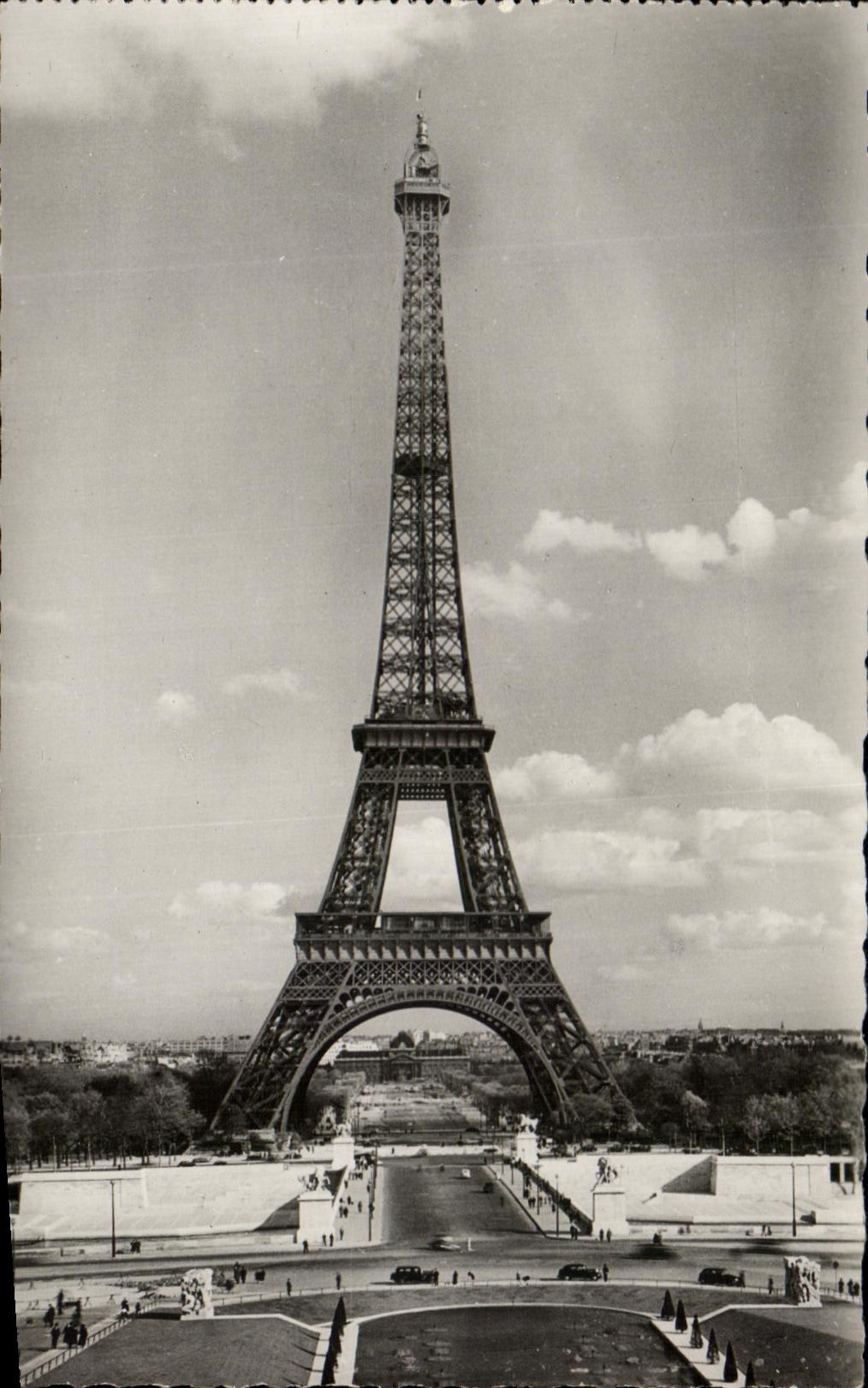 CPA Paris Tour Eiffel L'Ecole Militaire