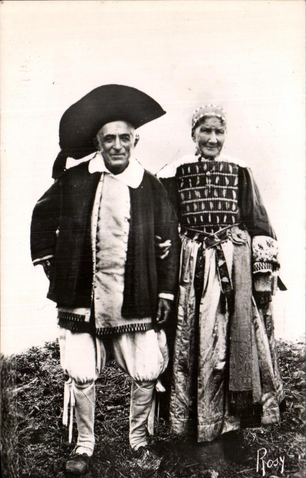 CPA En Bretagne Guerande Paludiers Du Bon Vieux Temps Folklore Costume 