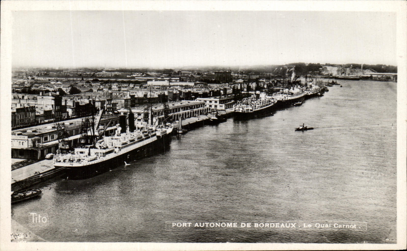 CPA Port authority of Bordeaux the Quay Carnot Boats