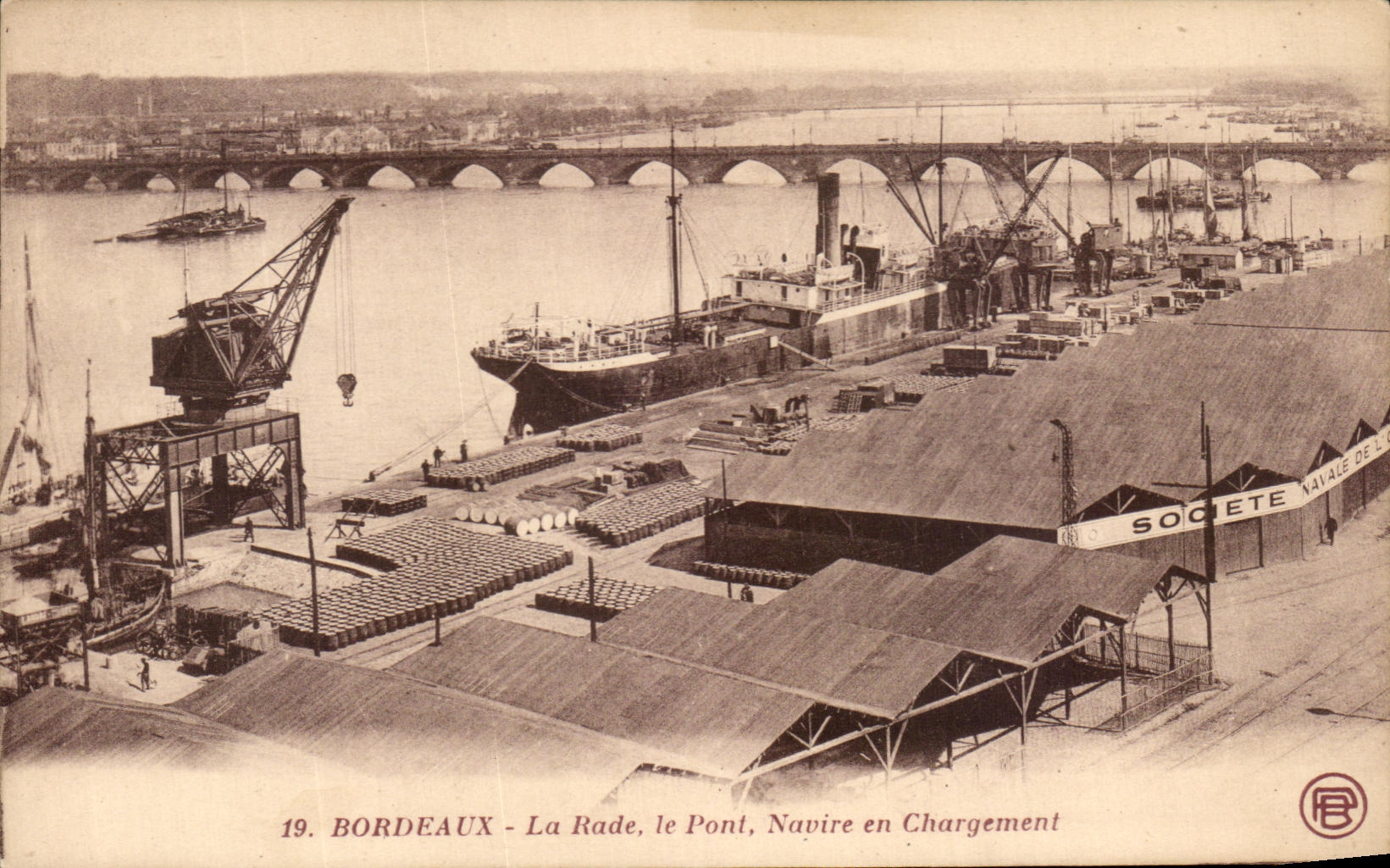CPA Bordeaux Roads the Bridge Ship in Loading Boat