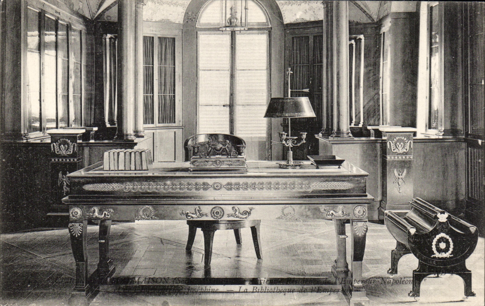 CPA Rueil Castle of Malmaison the library of the Napoleon emperor 1st