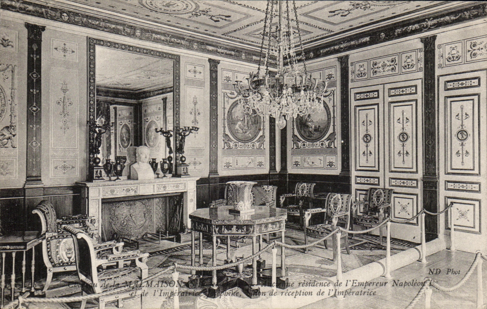 CPA Rueil Castle of Malmaison Reception room of the Josephine empress