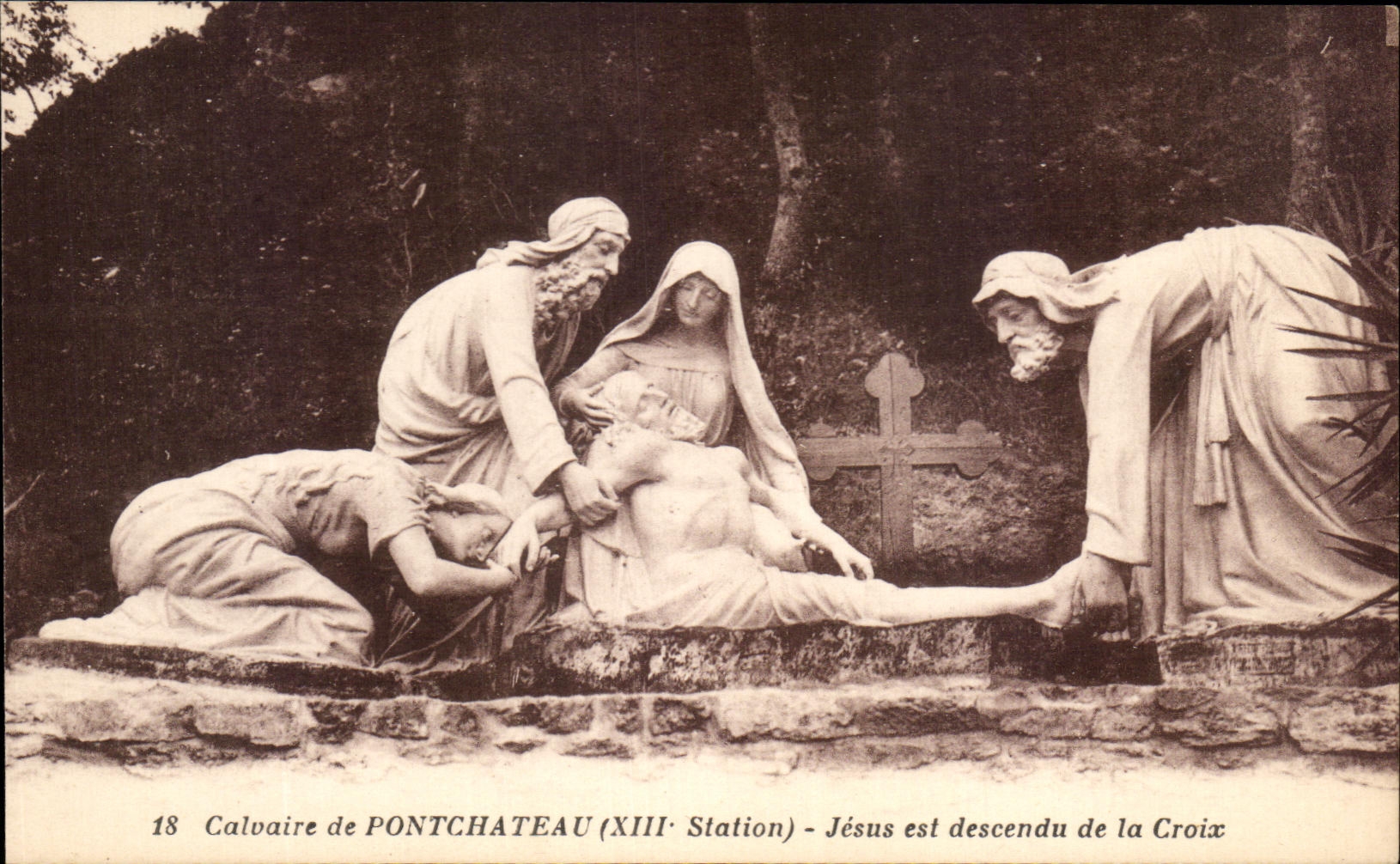 CPA Calvaire De Pontchateau Jesus Est descendu De La Croix