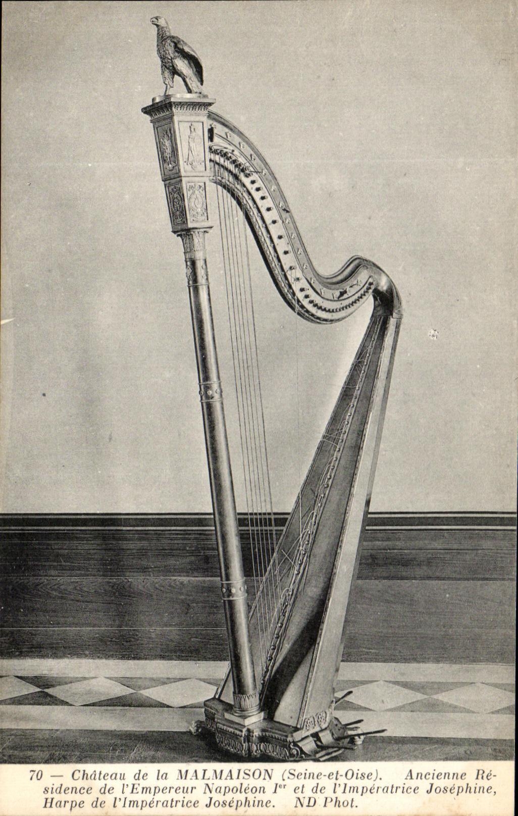 CPA Rueil Castle of Malmaison Old Residence of the Napoleon Emperor and the Josephine Empress grips