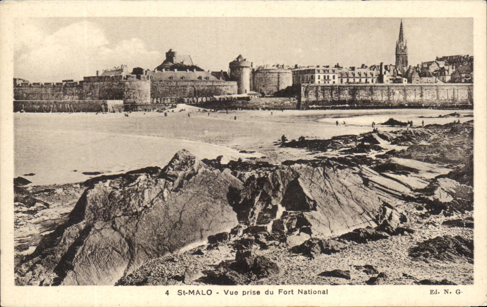 CPA St Malo Vue prise du Fort National