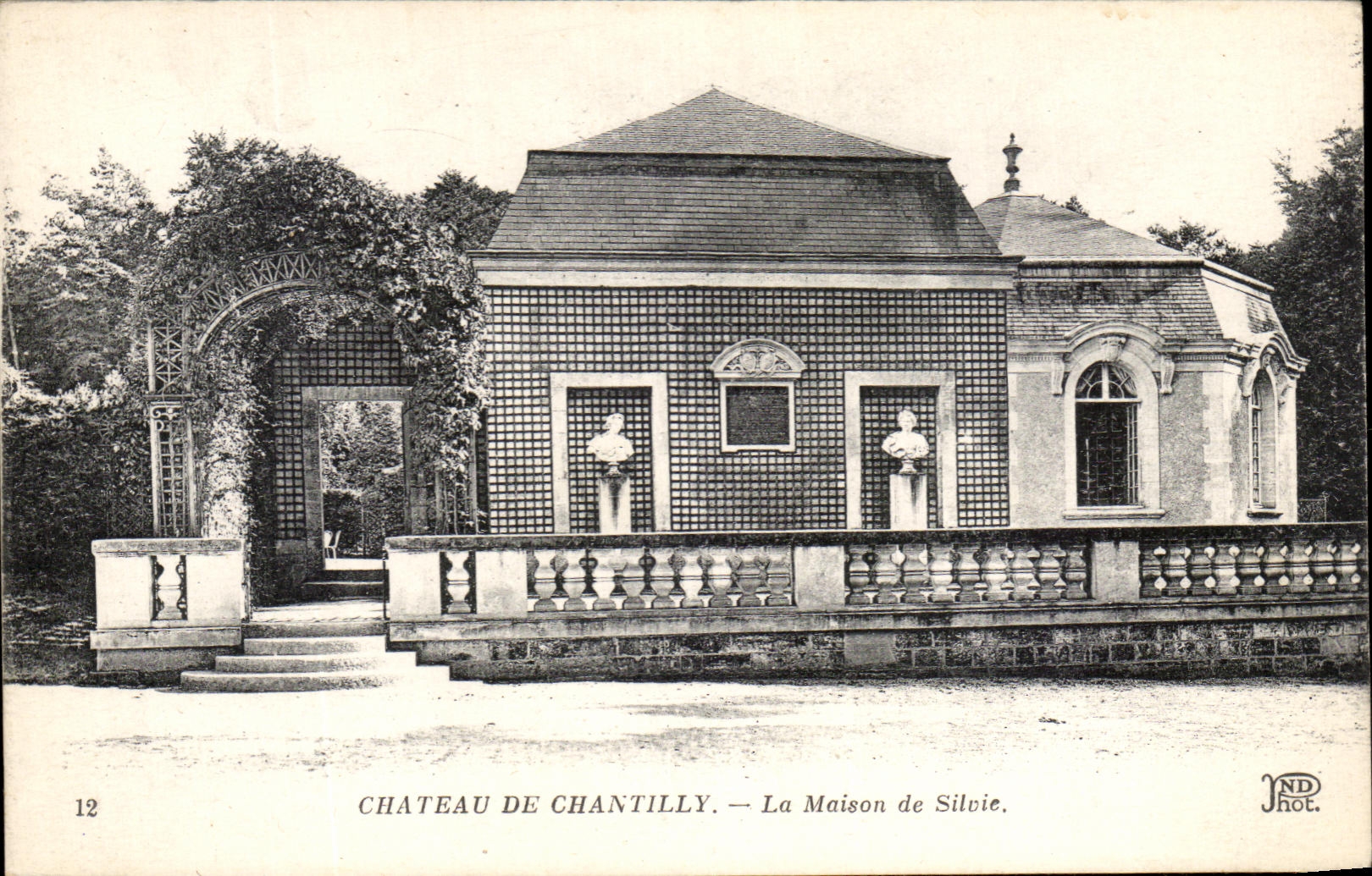 CPA Chateau de Chantilly Le Maison de Silvie