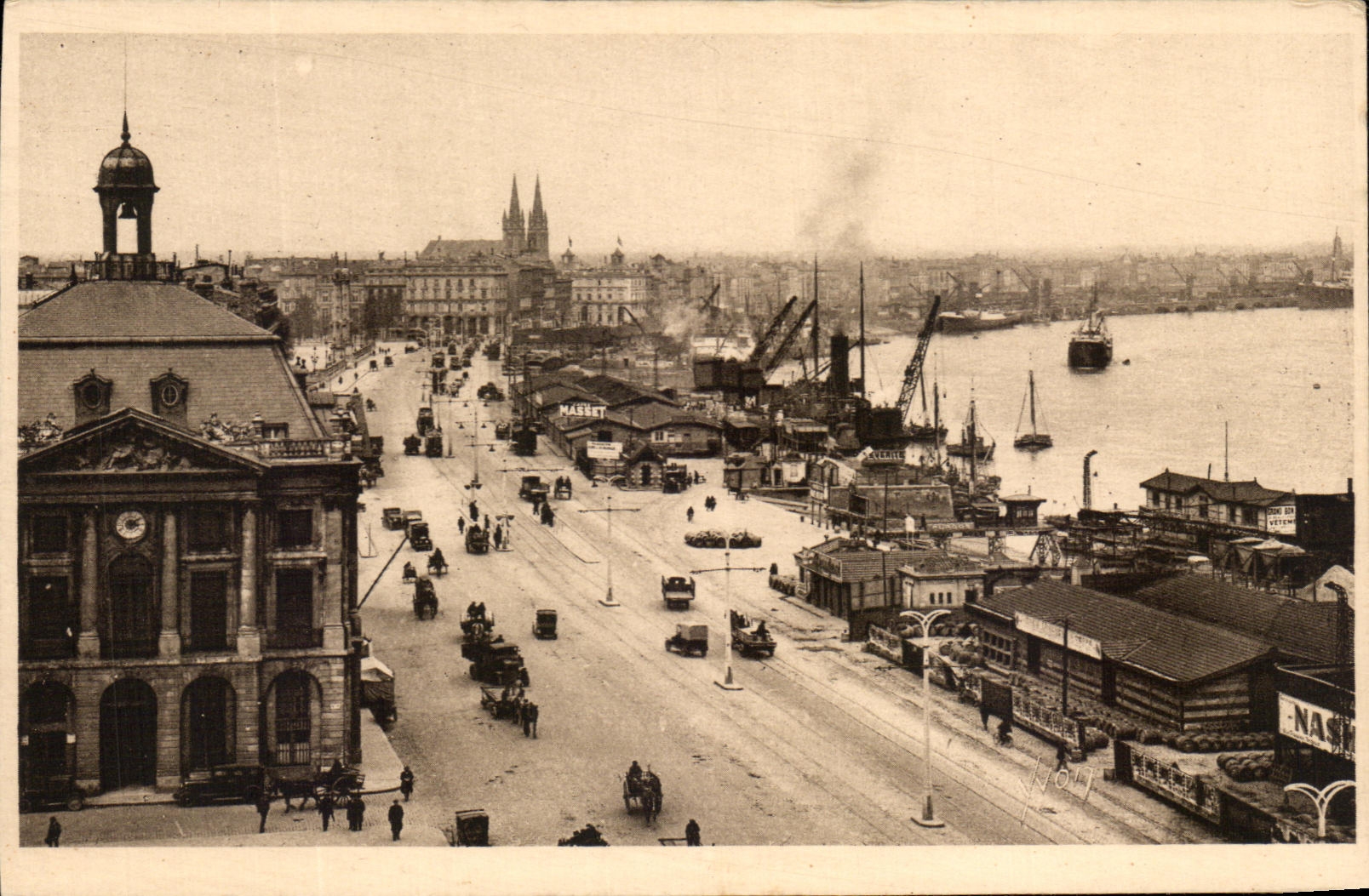 CPA Bordeaux View on the Port and the Quay of the Customs