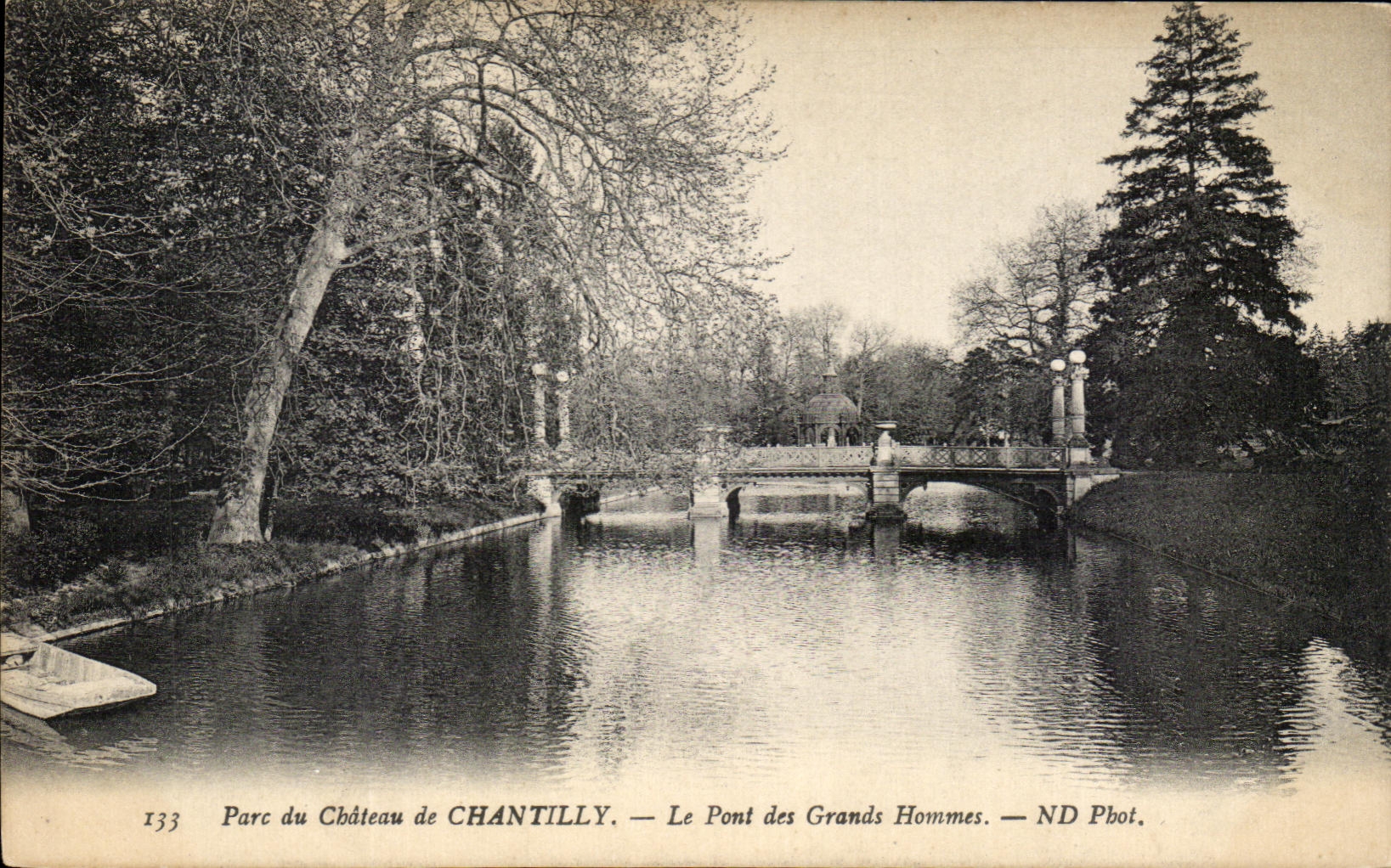 CPA Parc du Chateau de Chantilly Le pont des Grands Hommes