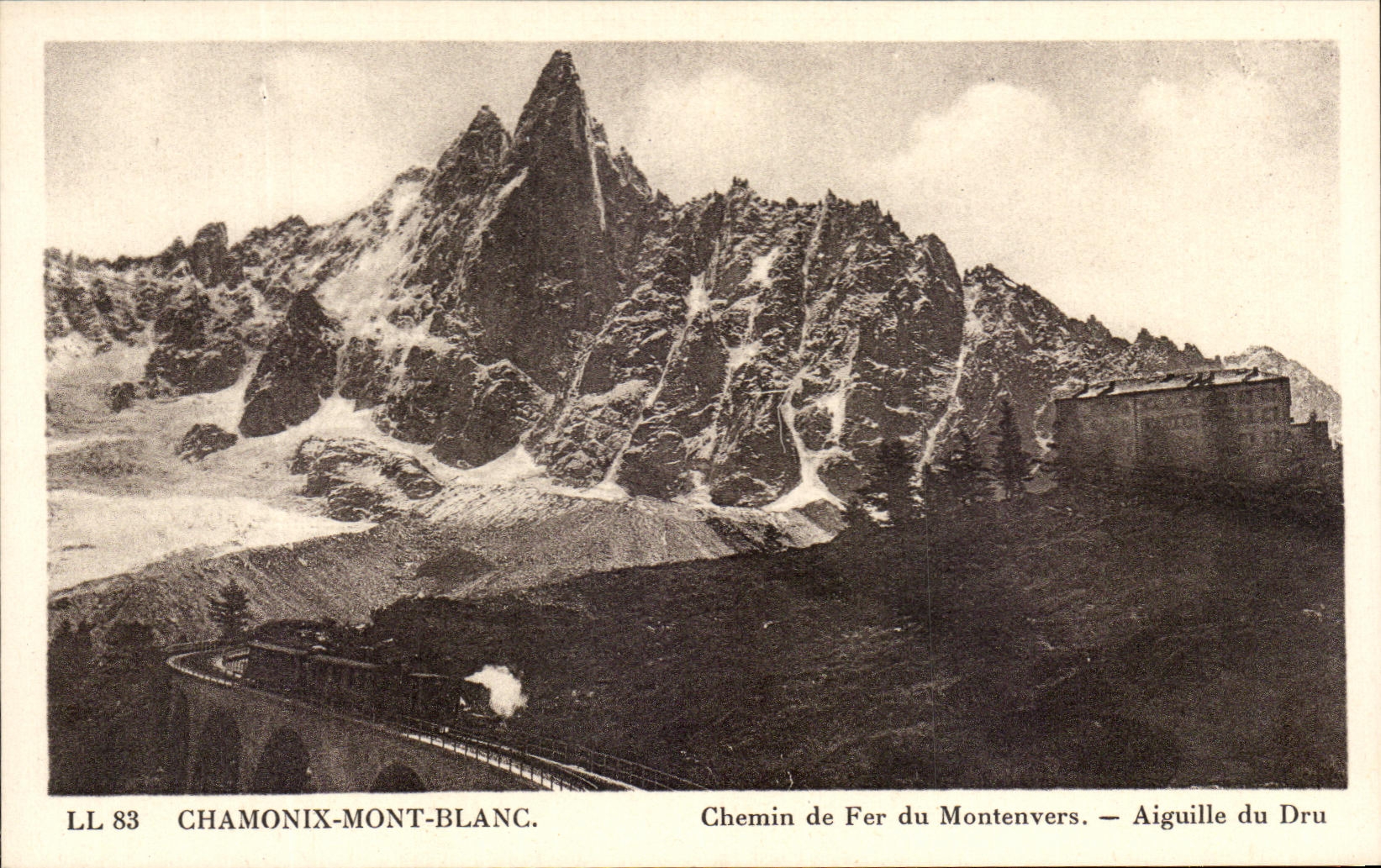 CPA Chamonix Mont Blanc Chemin de Fer du Montenvers Aiguille du Dru