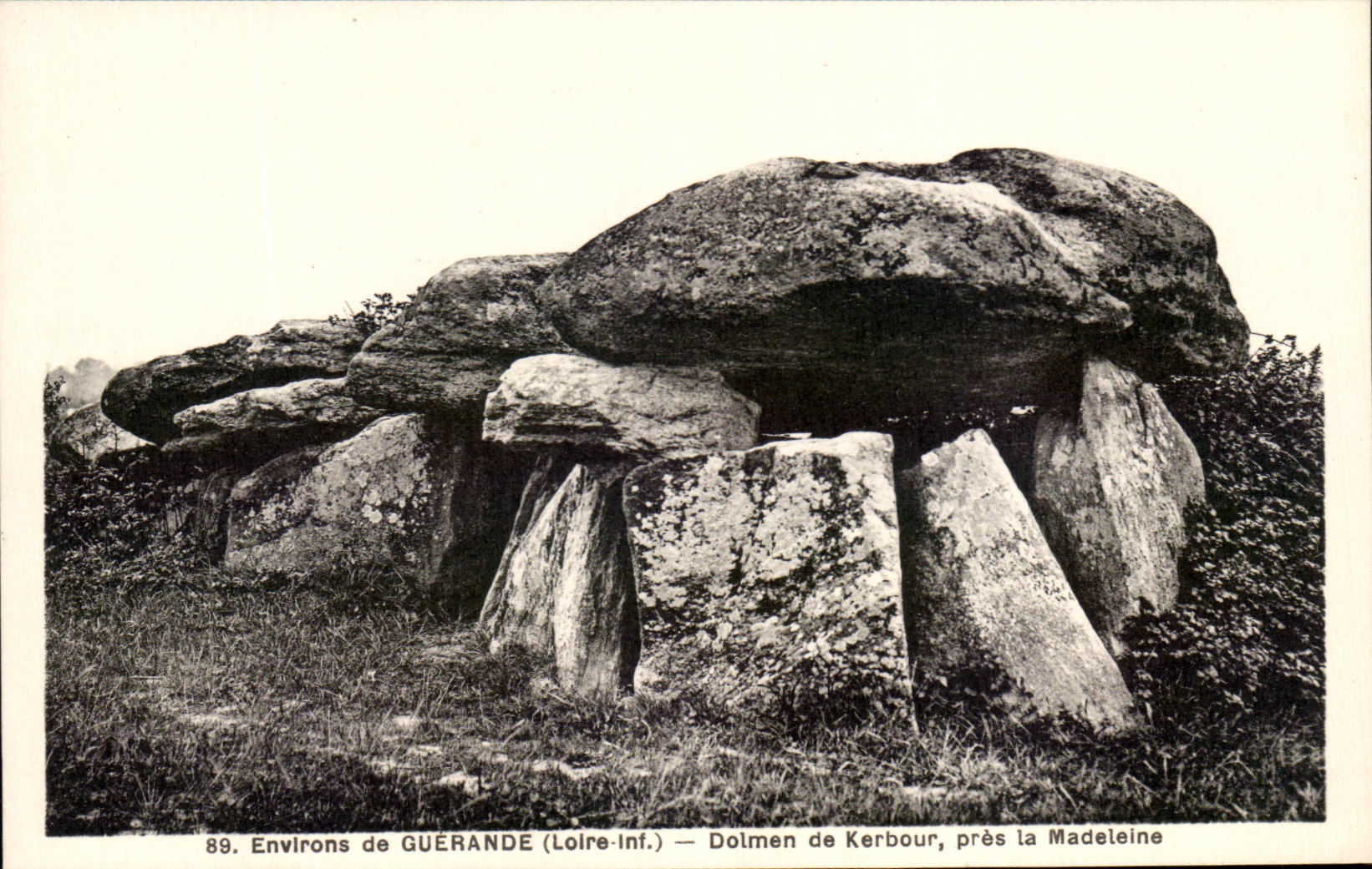 CPA Surroundings De Guerande Dolmen De Kerbour Close the Madeleine