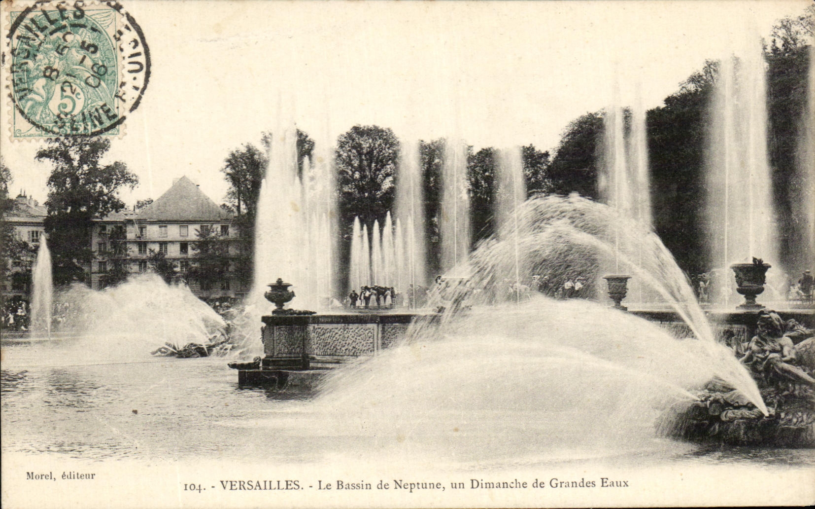 CPA Versailles Le Bassin De Neptune Un Dimanche De Grandes Eaux
