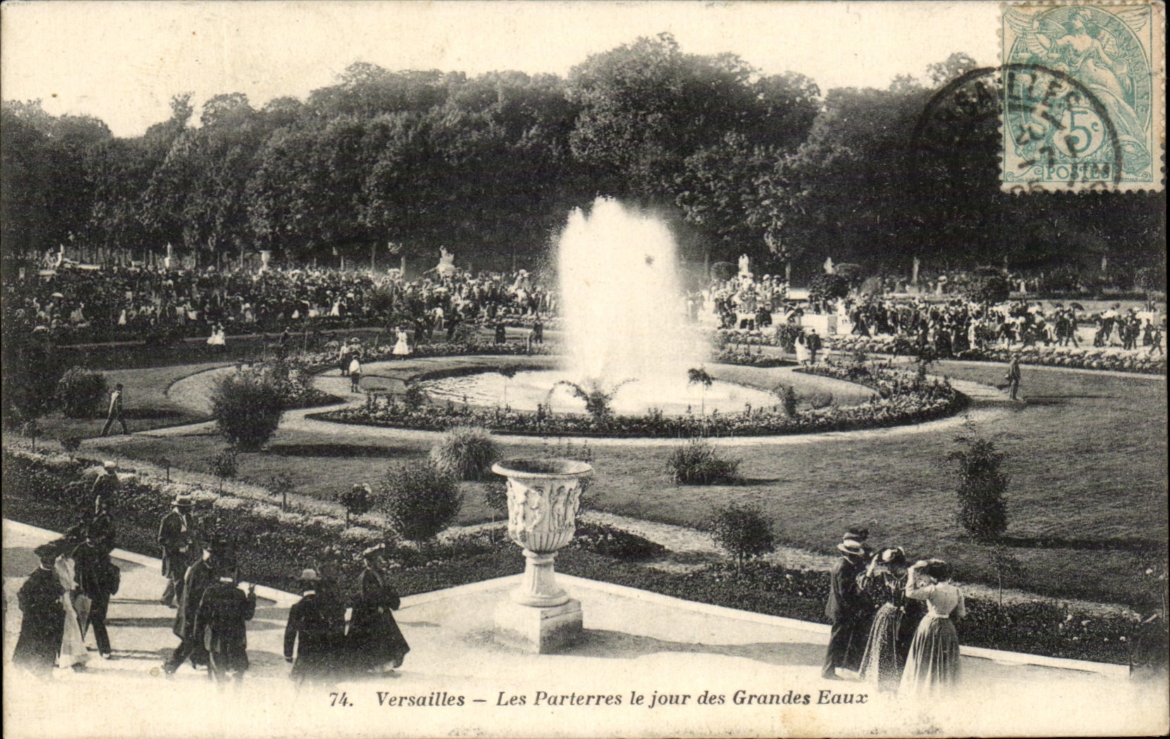 CPA Versailles Les Parterres Le Jour Des Grandes Eaux
