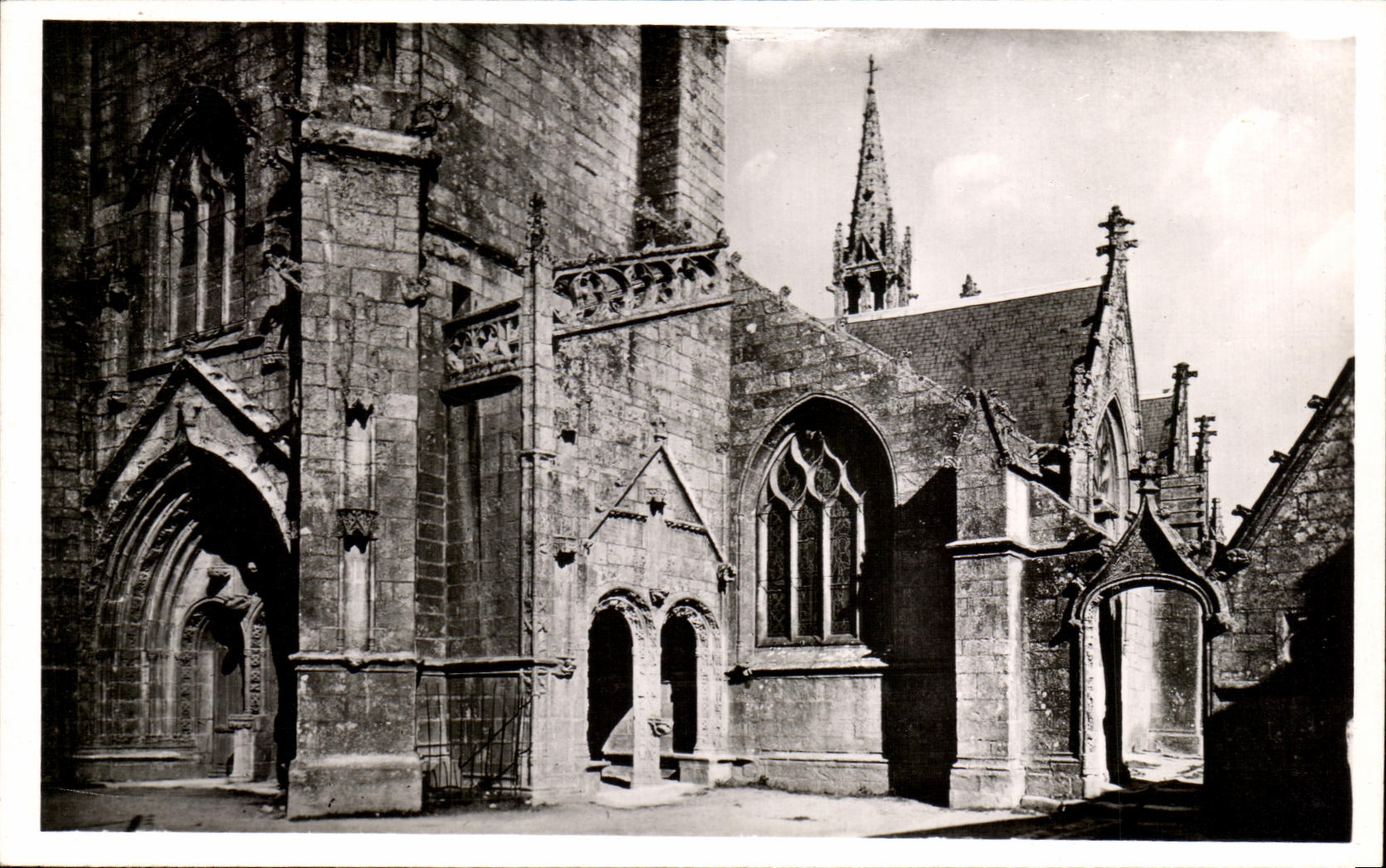 CPA Penmarch Church Saint Nonna details of the Gates