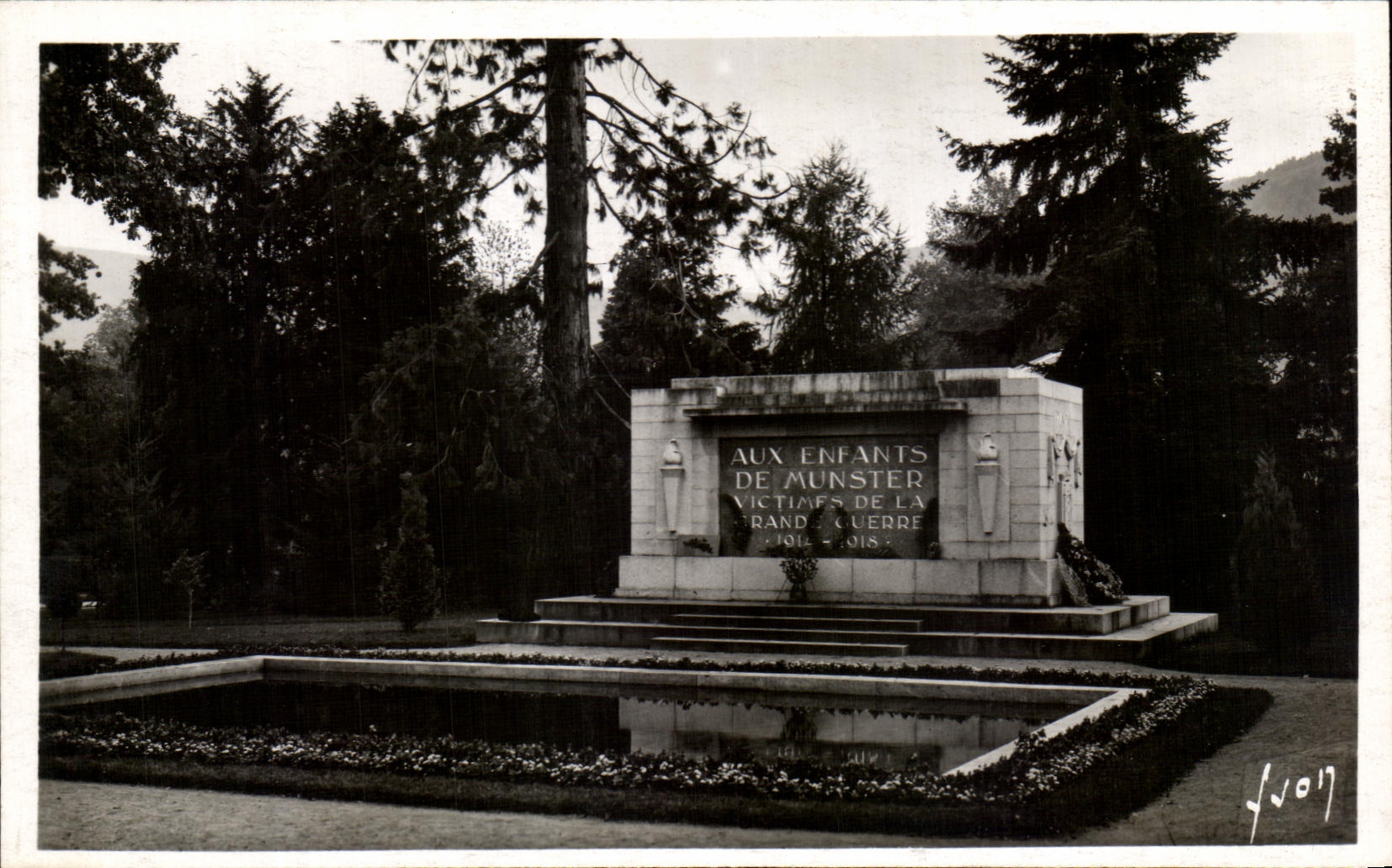 CPA Munster the Park And the War memorial Militaria