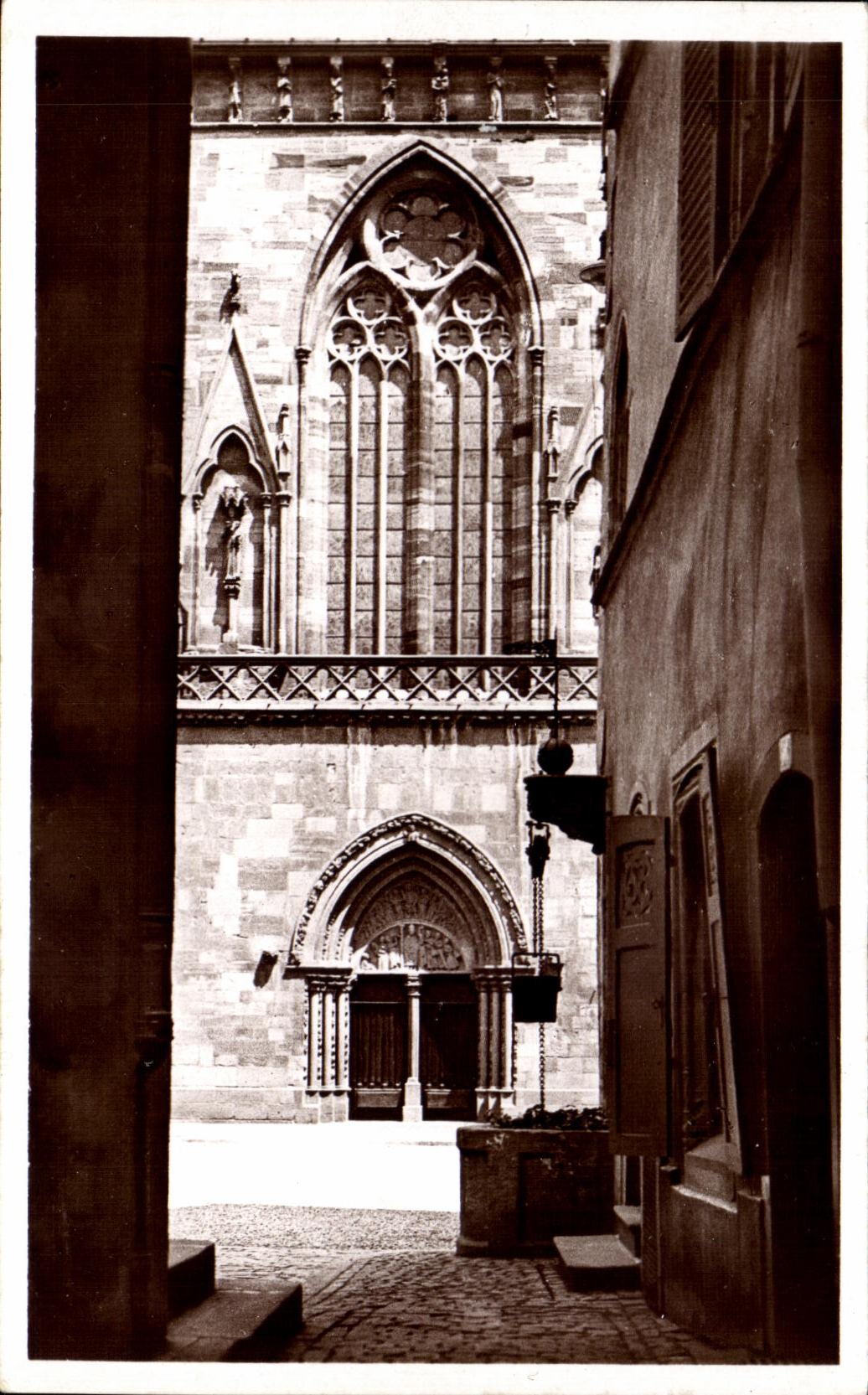 Viejos Colmar viejos pozo de CPA y transept de la catedral