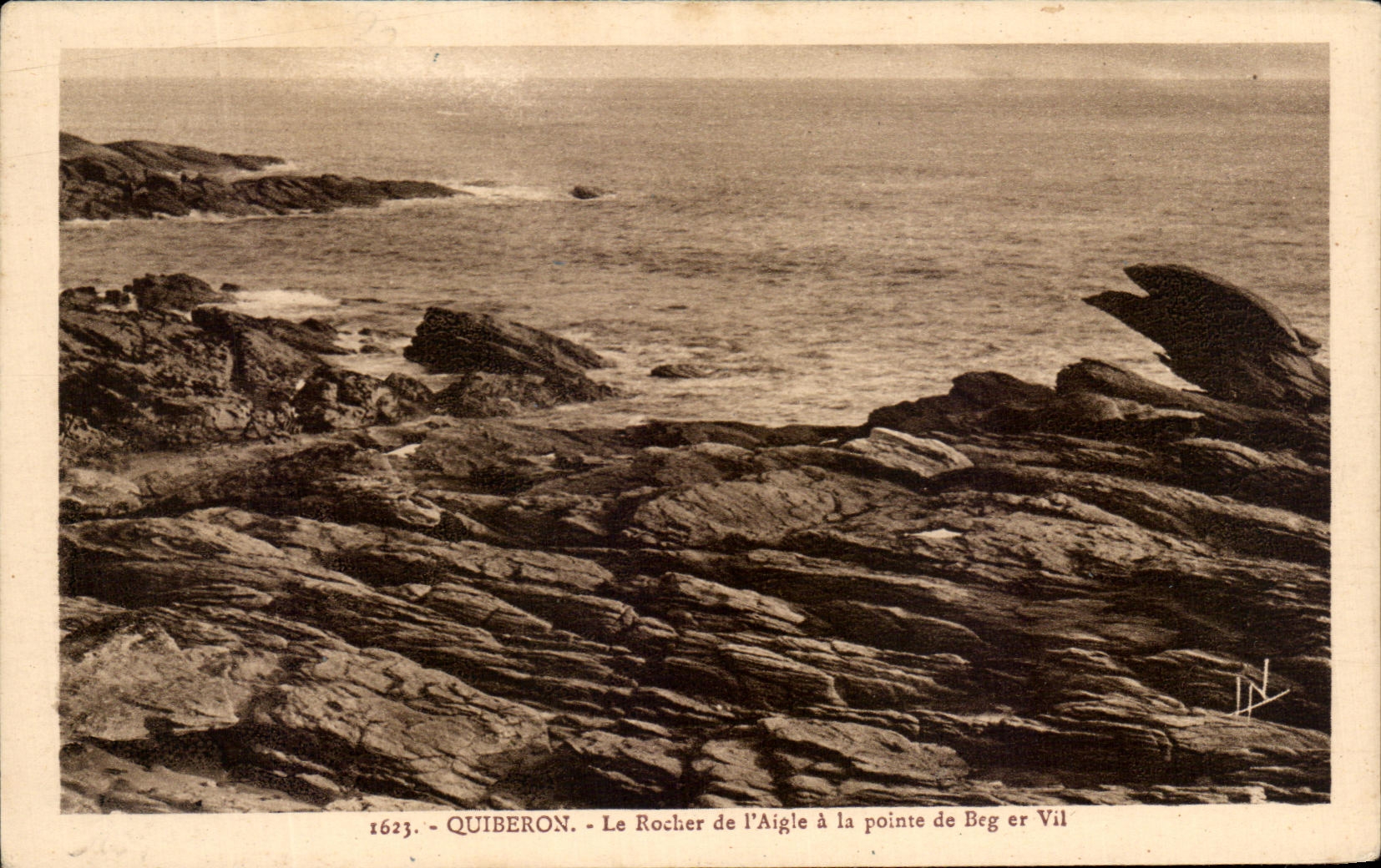CPA Quiberon Le Rocher de l'Aigle a la pointe de beg er Vil
