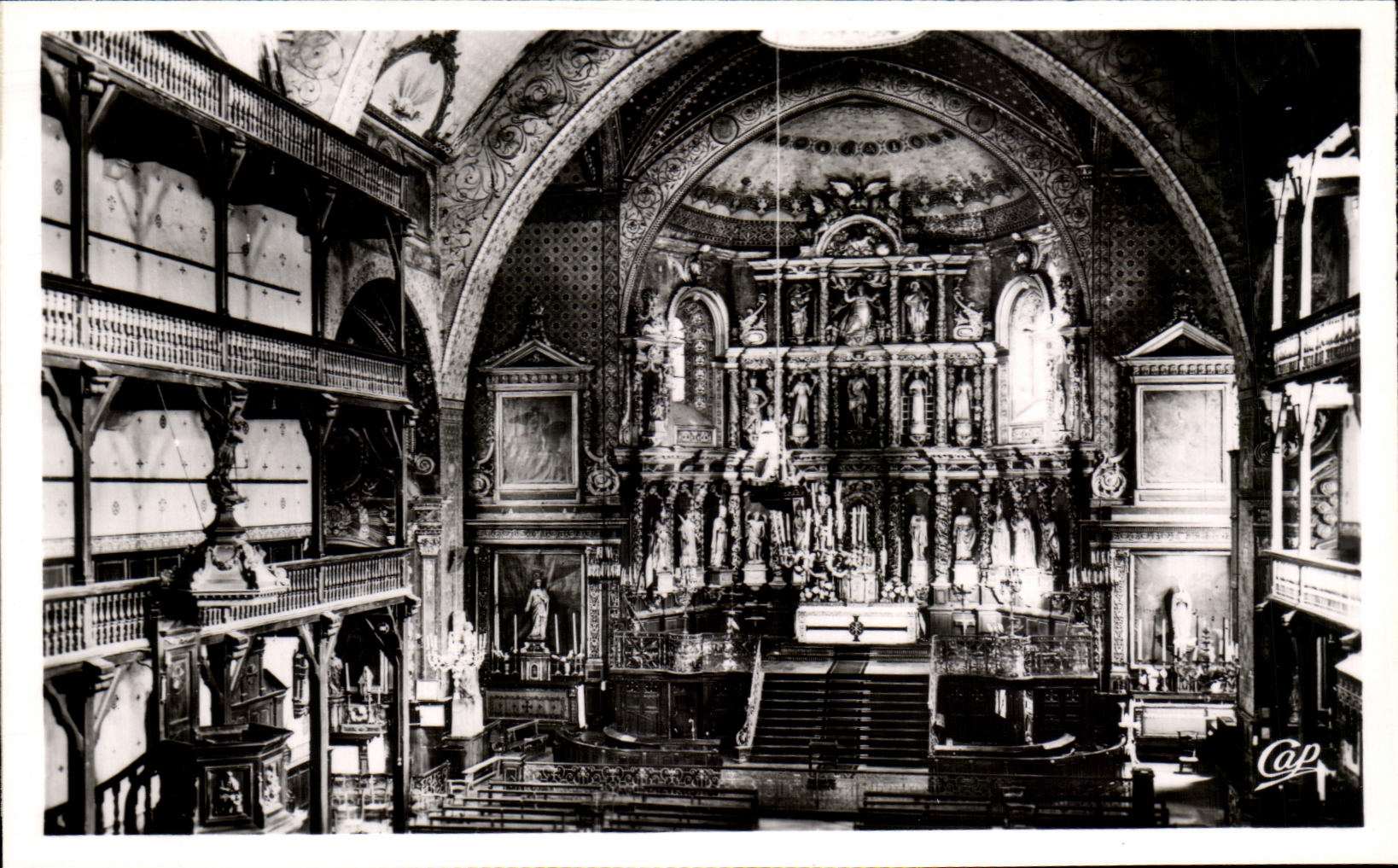 CPA St Jean De Luz Interior of the Church St Jean Baptist