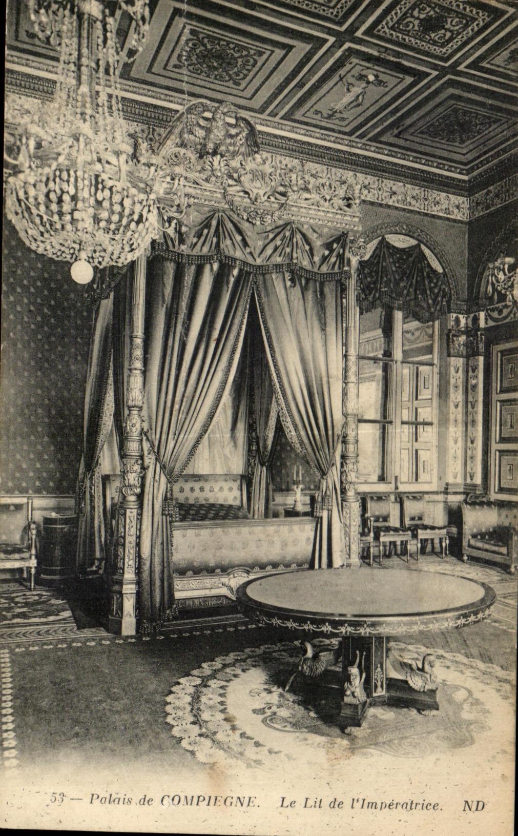 CPA Palate Of Compiegne Bed Of the empress