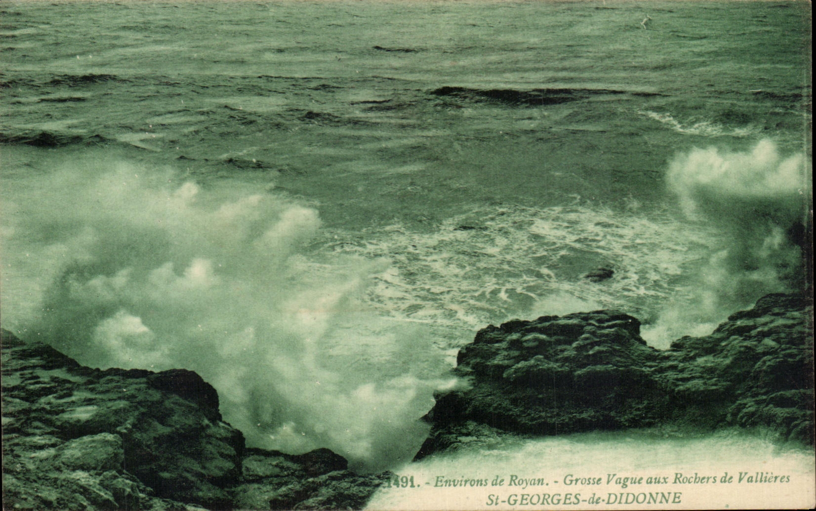 CPA Surroundings of Vague Royan Gross to the Rocks of Vailieres St Georges de Didonne