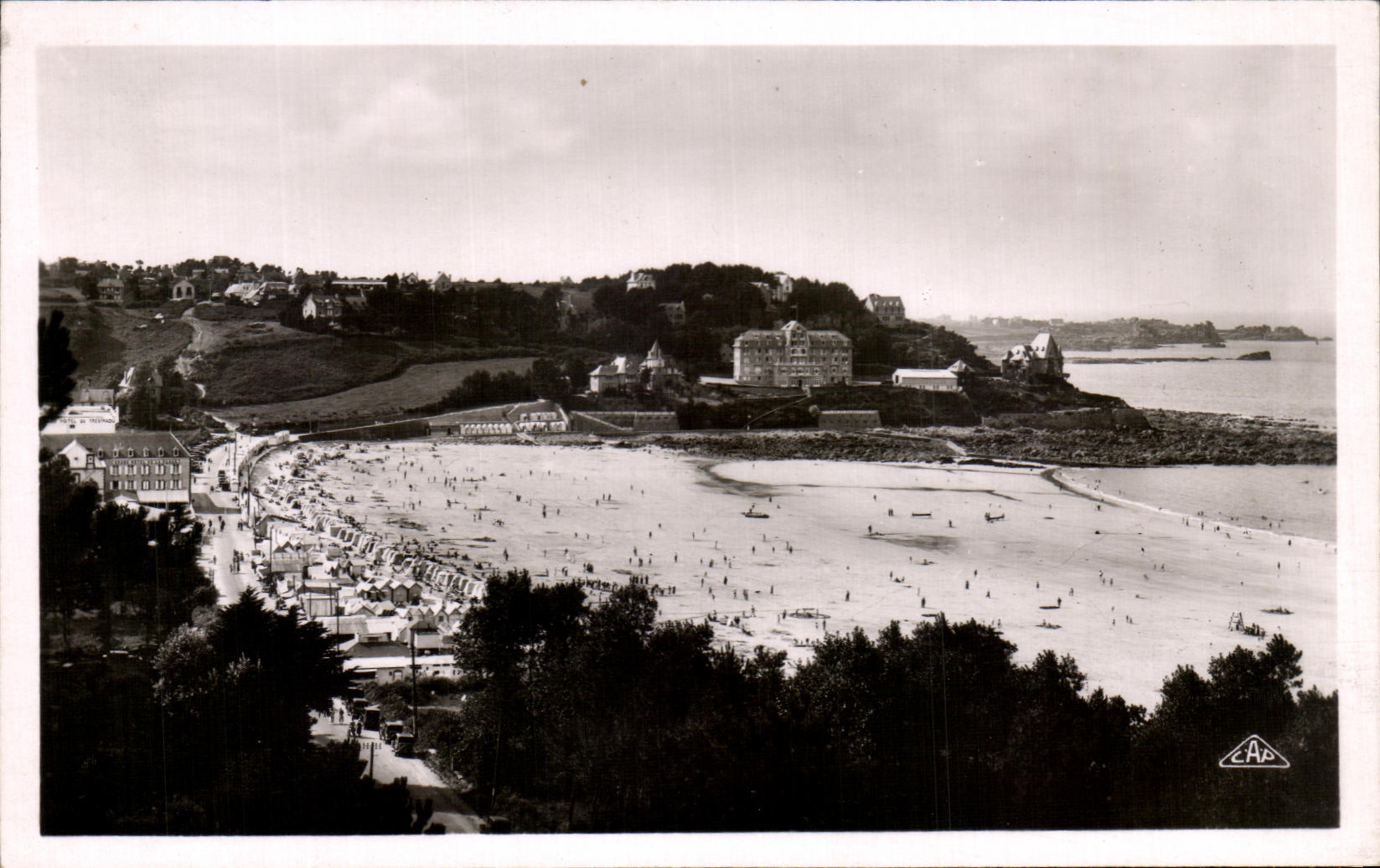 CPA Perros Guirec the Beach De Trestraou View