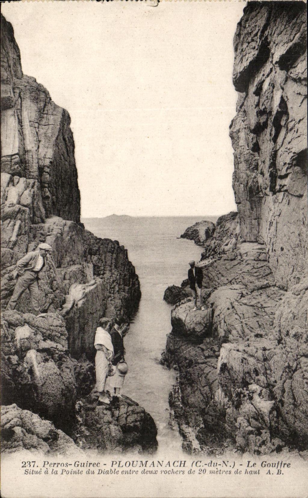 CPA Perros Guirec Ploumanach the Pit