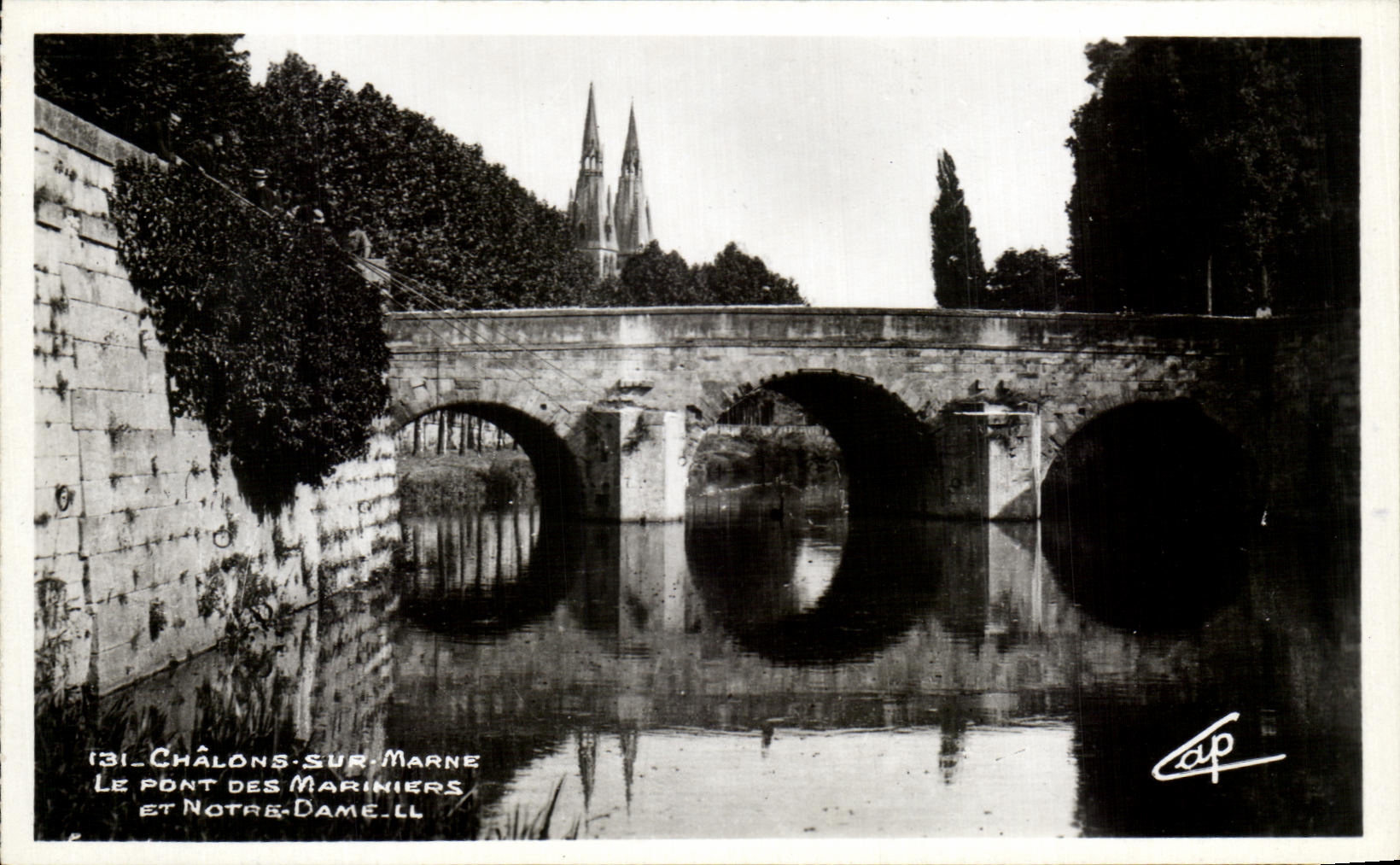 CPA Trawl-nets On Marine the Bridge Of the Marines And Notre Dame