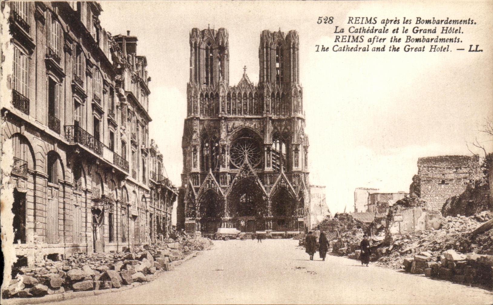 CPA Rheims after the Bombardments the Cathedral and the Large Militaria Hotel