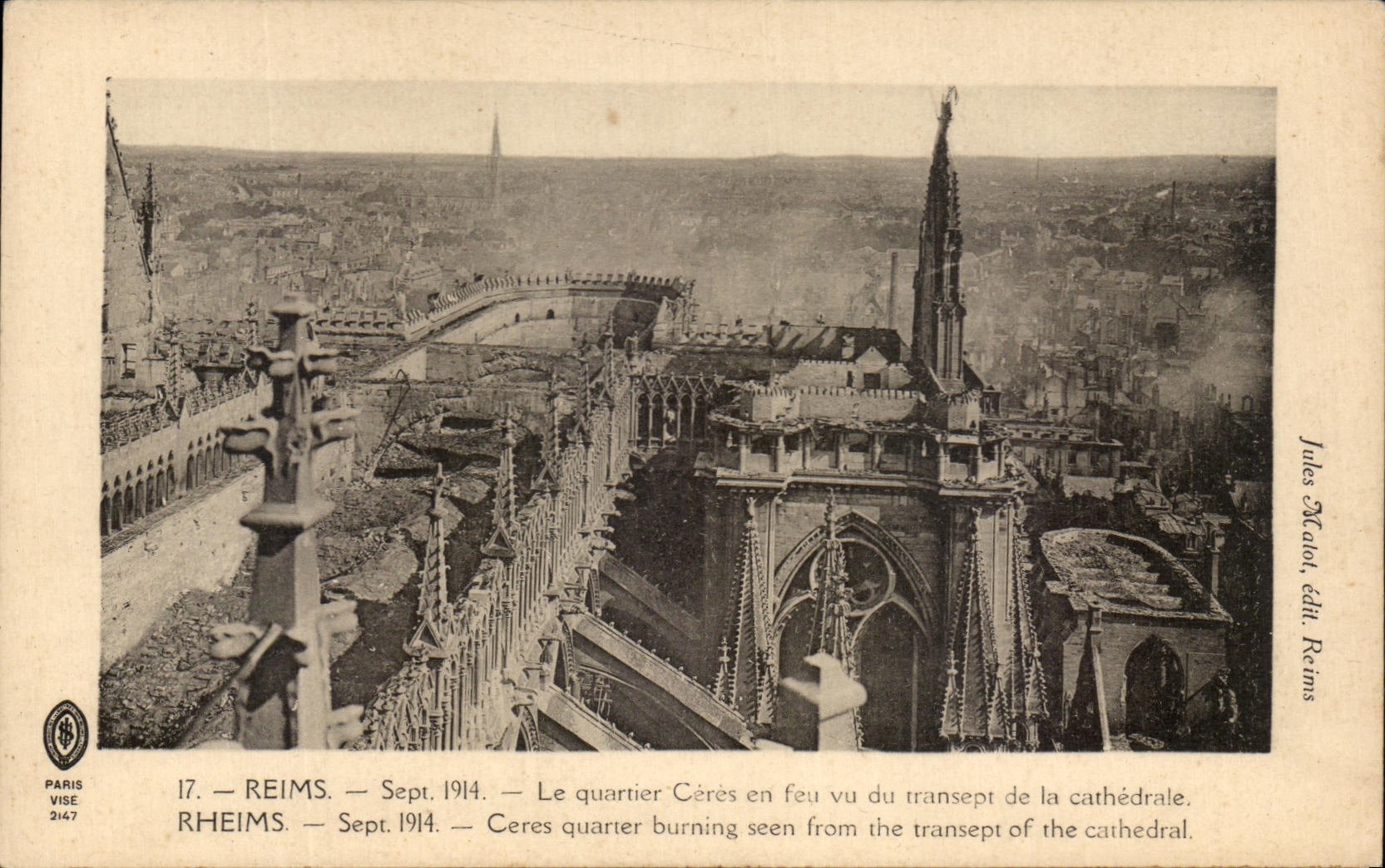 CPA Rheims the Ceres District on Fire seen of the Transept of the Militaria Cathedral