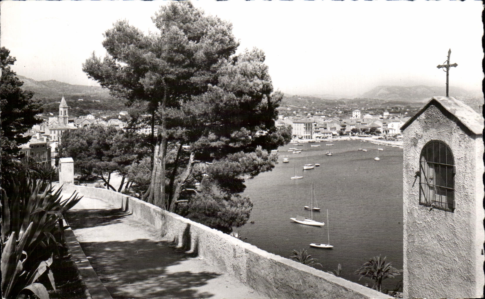 CPA Sanary Sur Mer Vue sur le port et la Ville