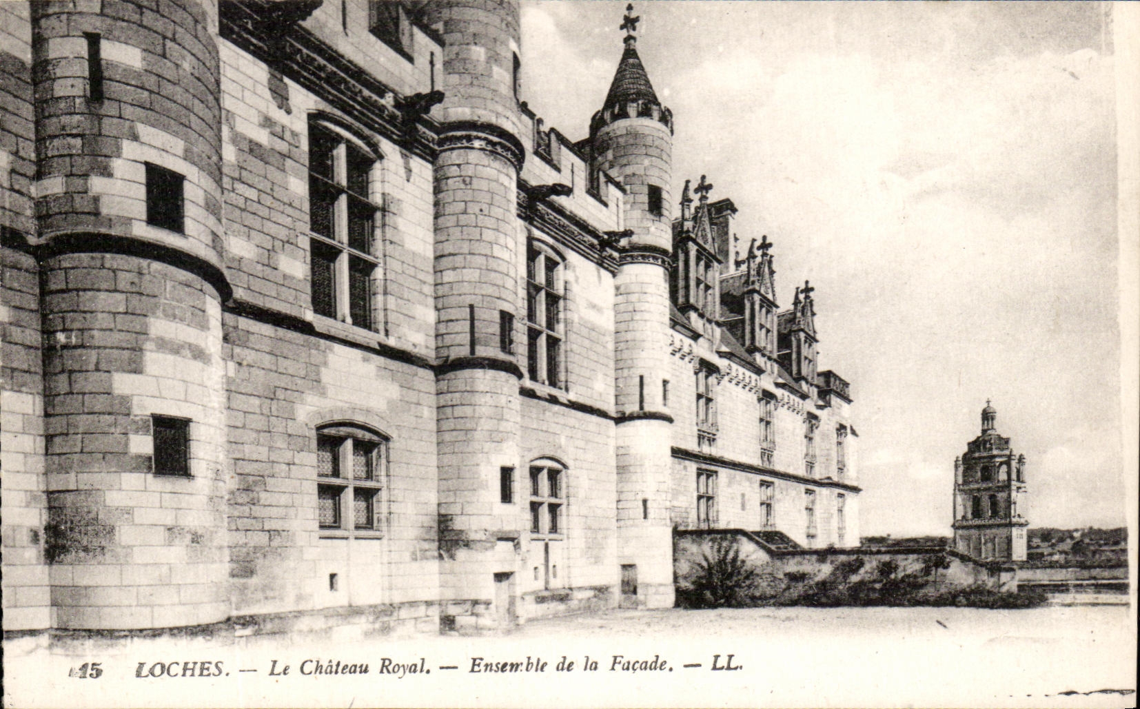CPA Loaches the Royal Castle Whole of the Frontage