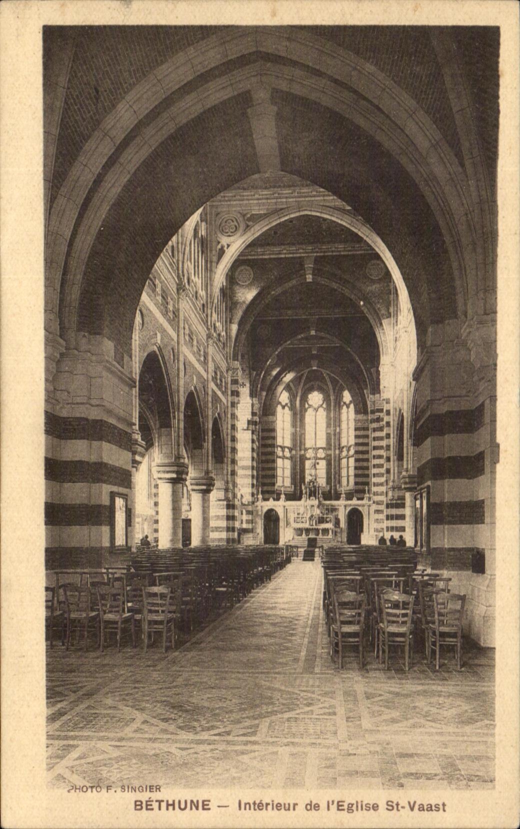 CPA Interior Bethune of the Church St Vaast