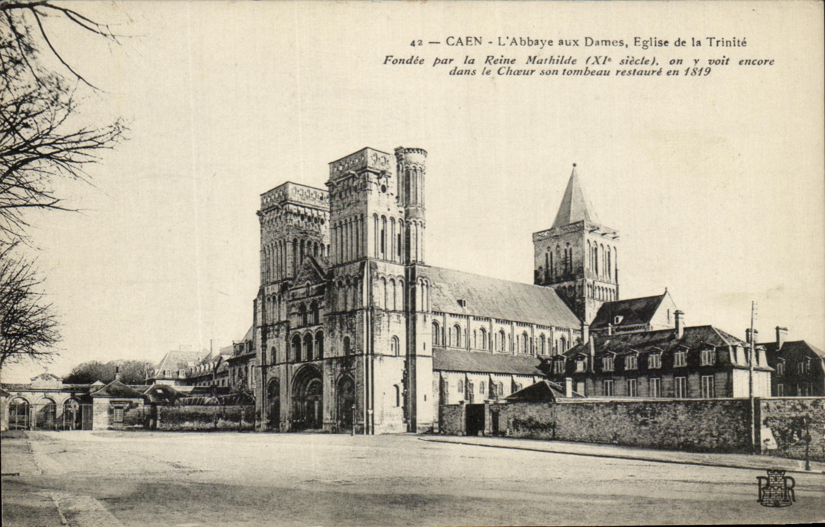 CPA Caen L'Abbaye aux Dames Eglise de la Trinite 