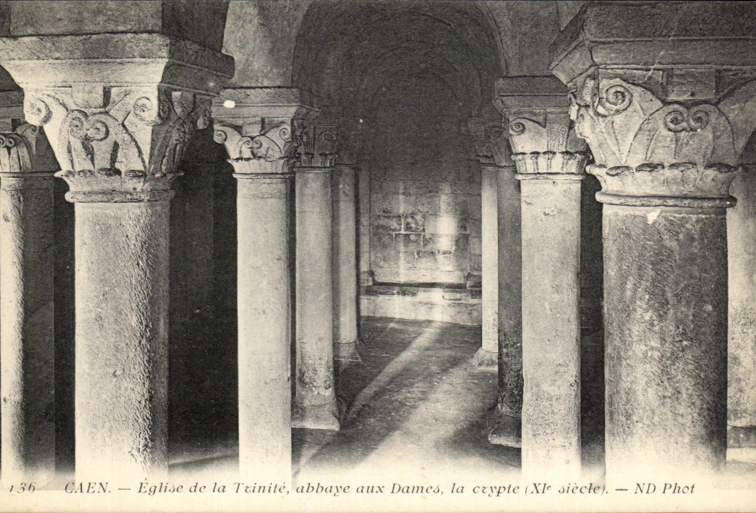 CPA Caen Eglise de la Trinite Abbaye aux Dames La Crypte 