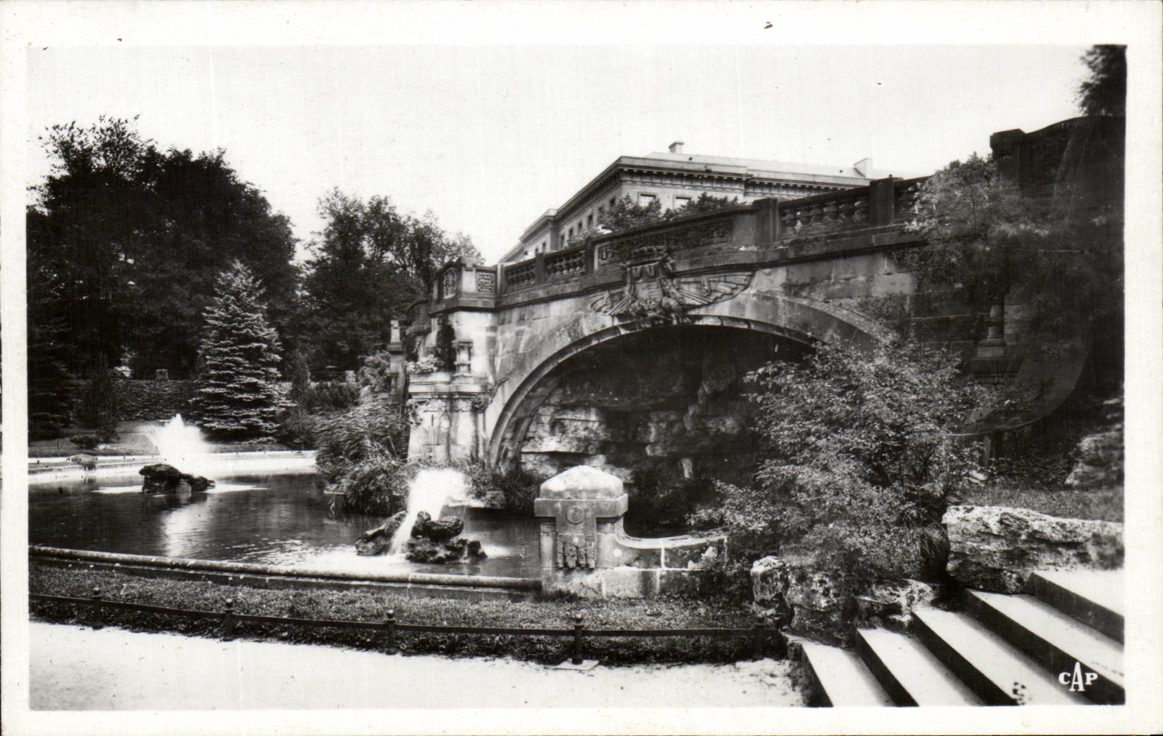 Explanada y fuente de CPA Metz