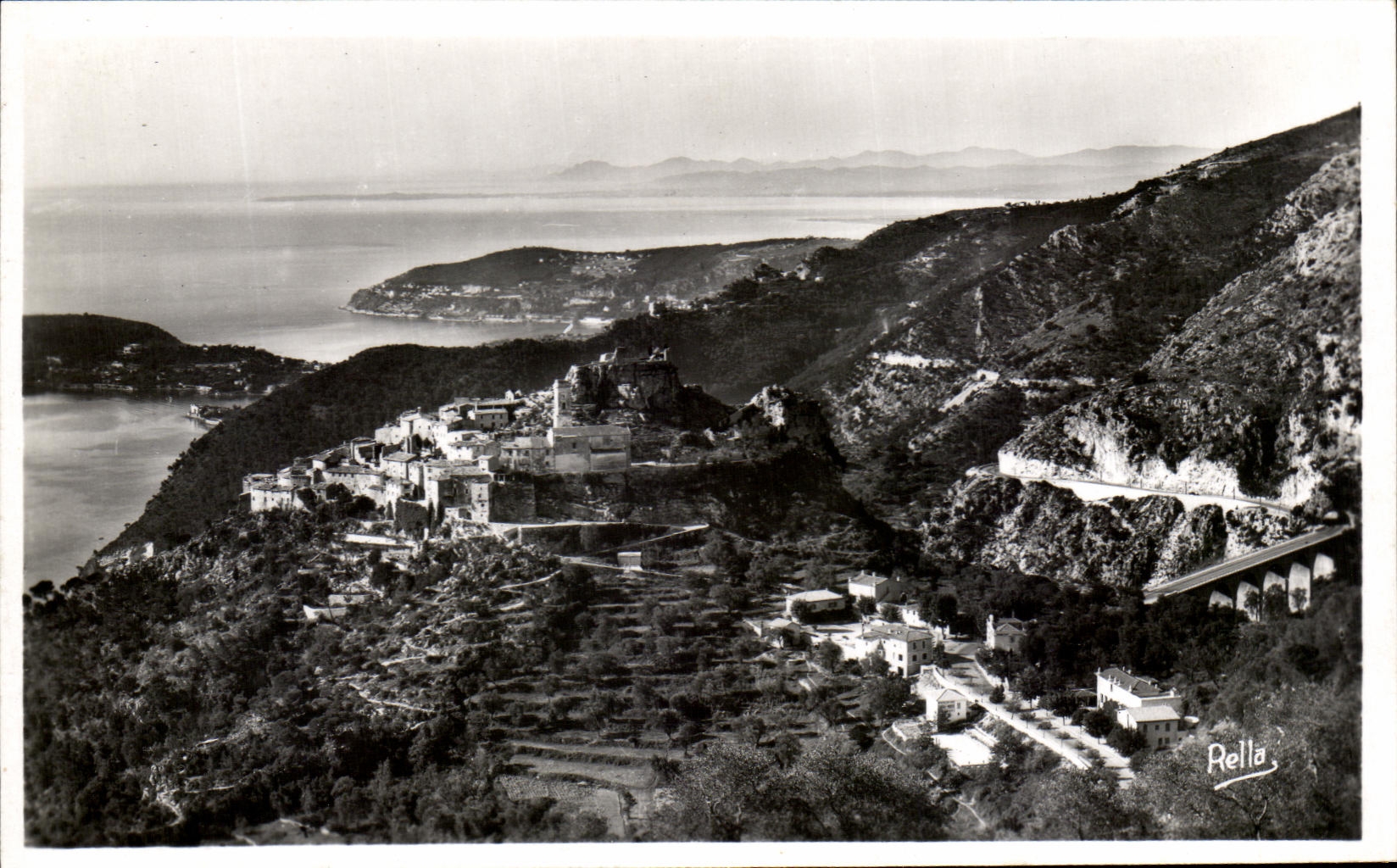 CPA Eze visto del camino de la cornisa grande