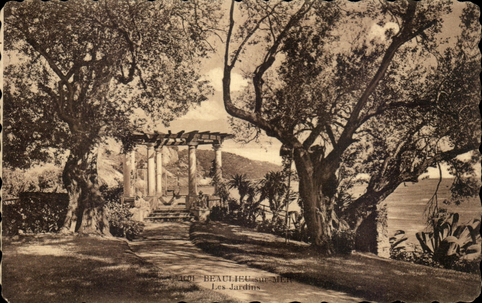 CPA Beaulieu Sur Mer Les Jardins