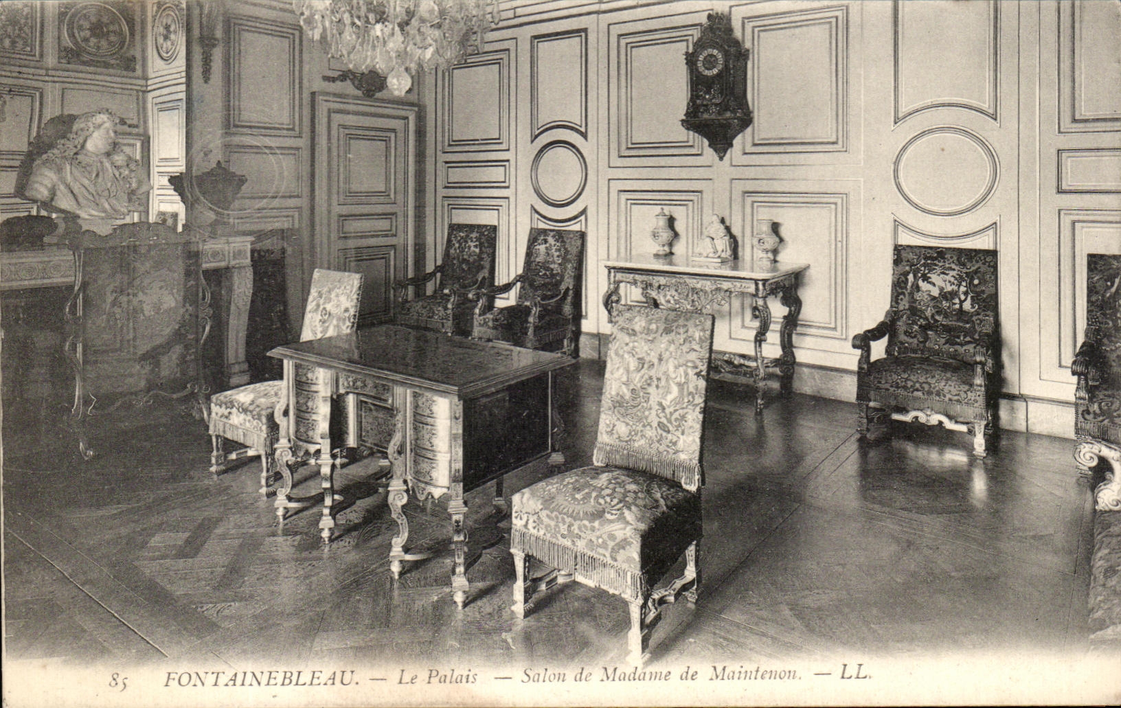 CPA Fontainebleau the Palate Living room of Madam de Maintenon