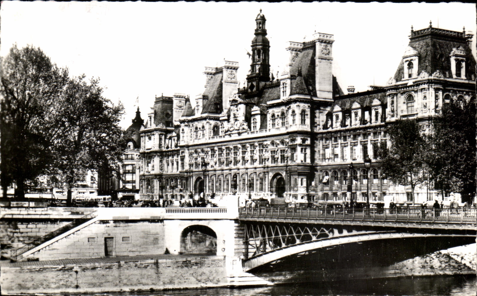 CPSM Paris the Seine and Town hall