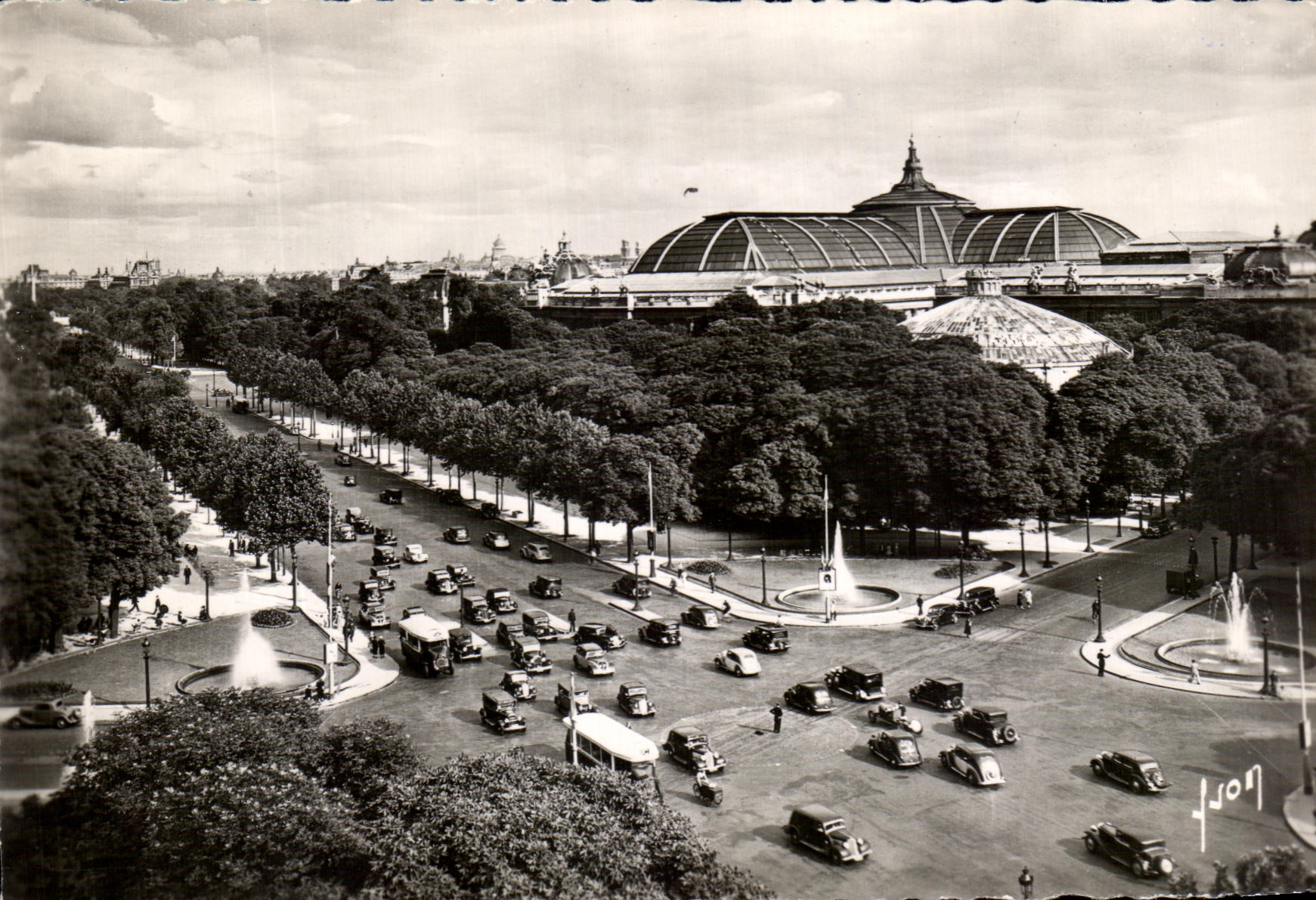 CPA Round Paris Point of the Champs Elysees