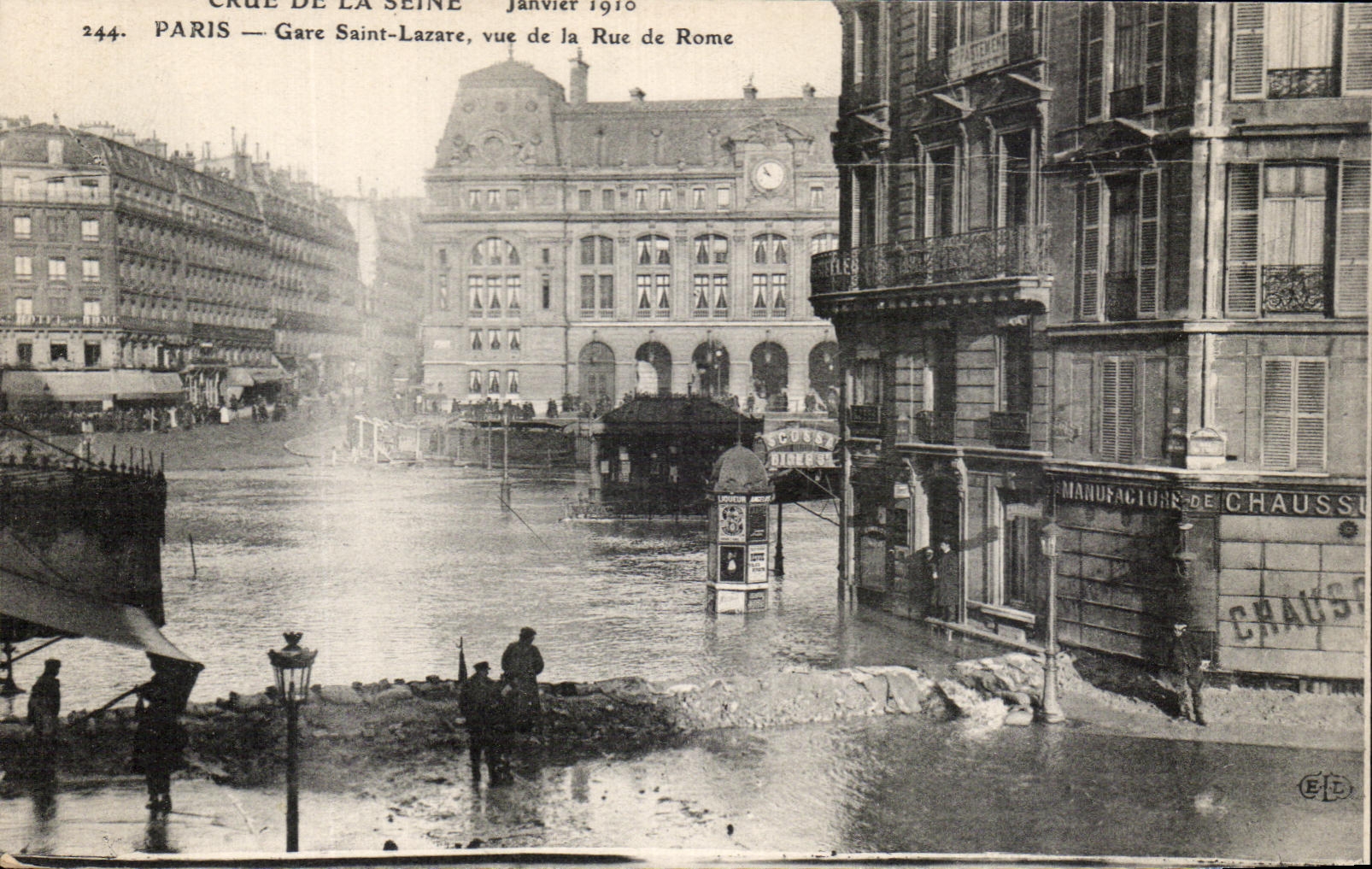CPA Paris Gare Saint Lazare vue de la Rue de Rome