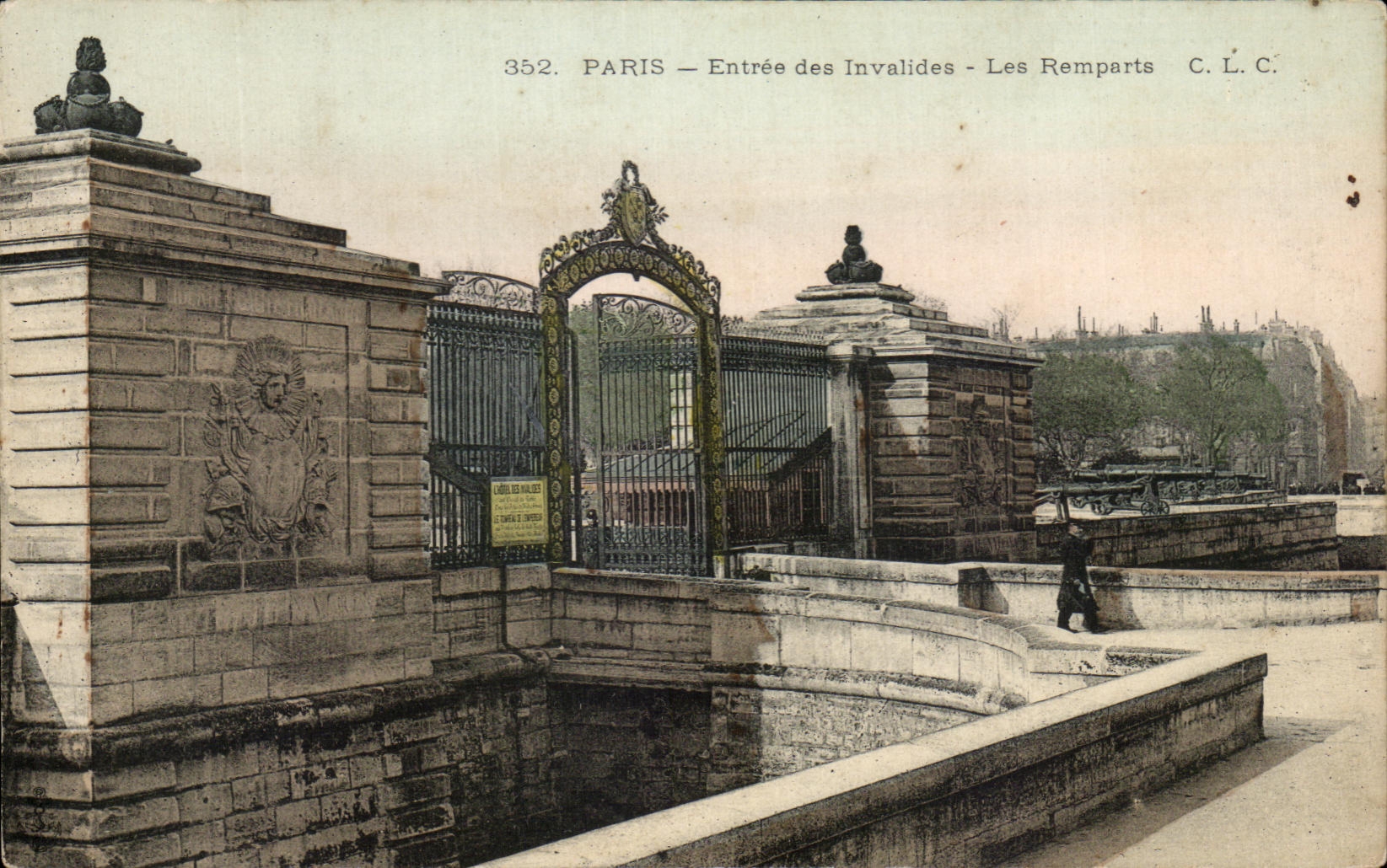 CPA Paris Entrance of Invalides the Walls