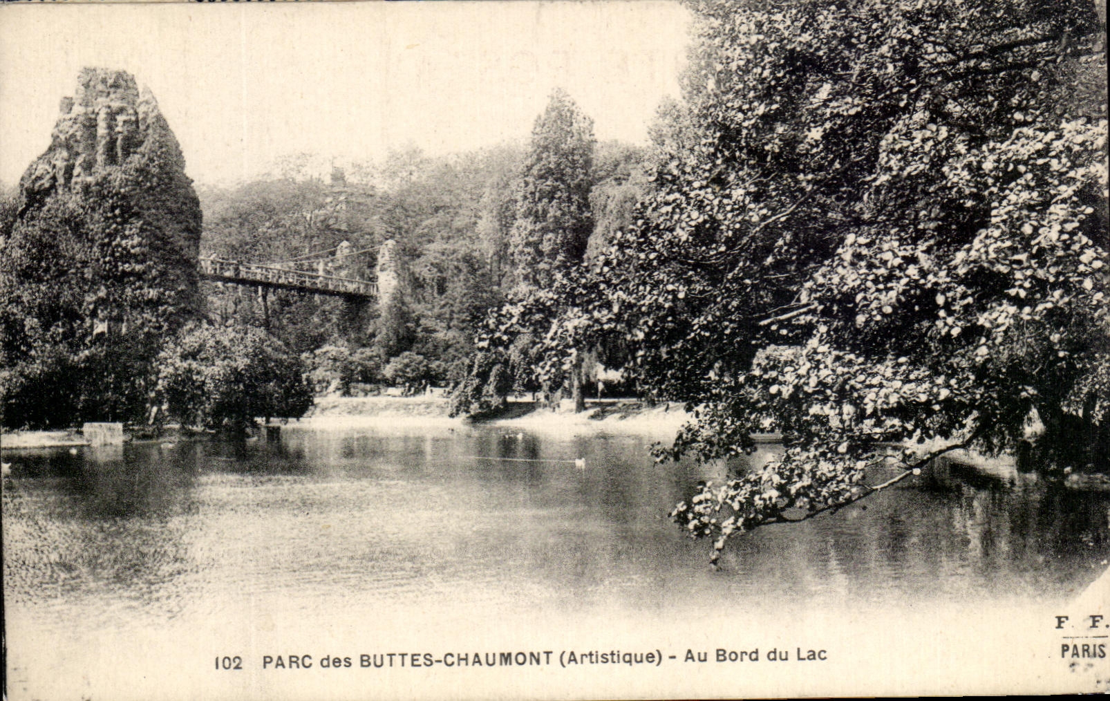 CPA Park Of the Chaumont Hillocks At the edge of the Lake