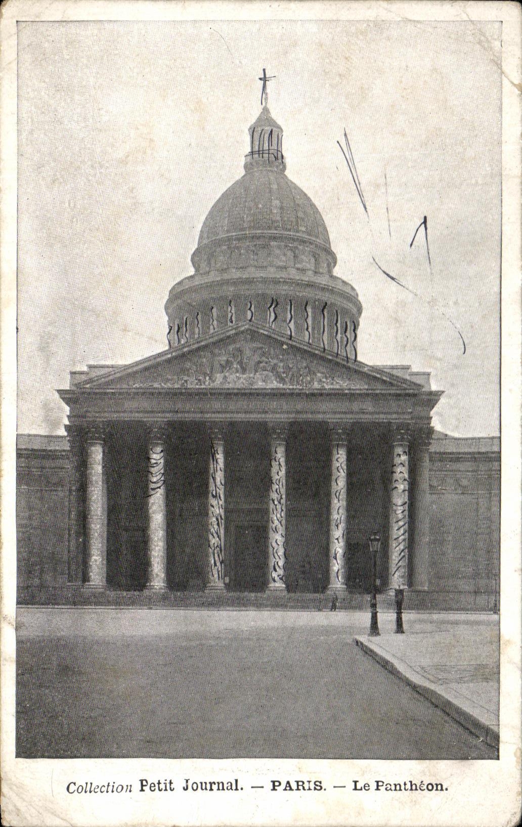 CPA Paris Collection small Paris Newspaper the Pantheon
