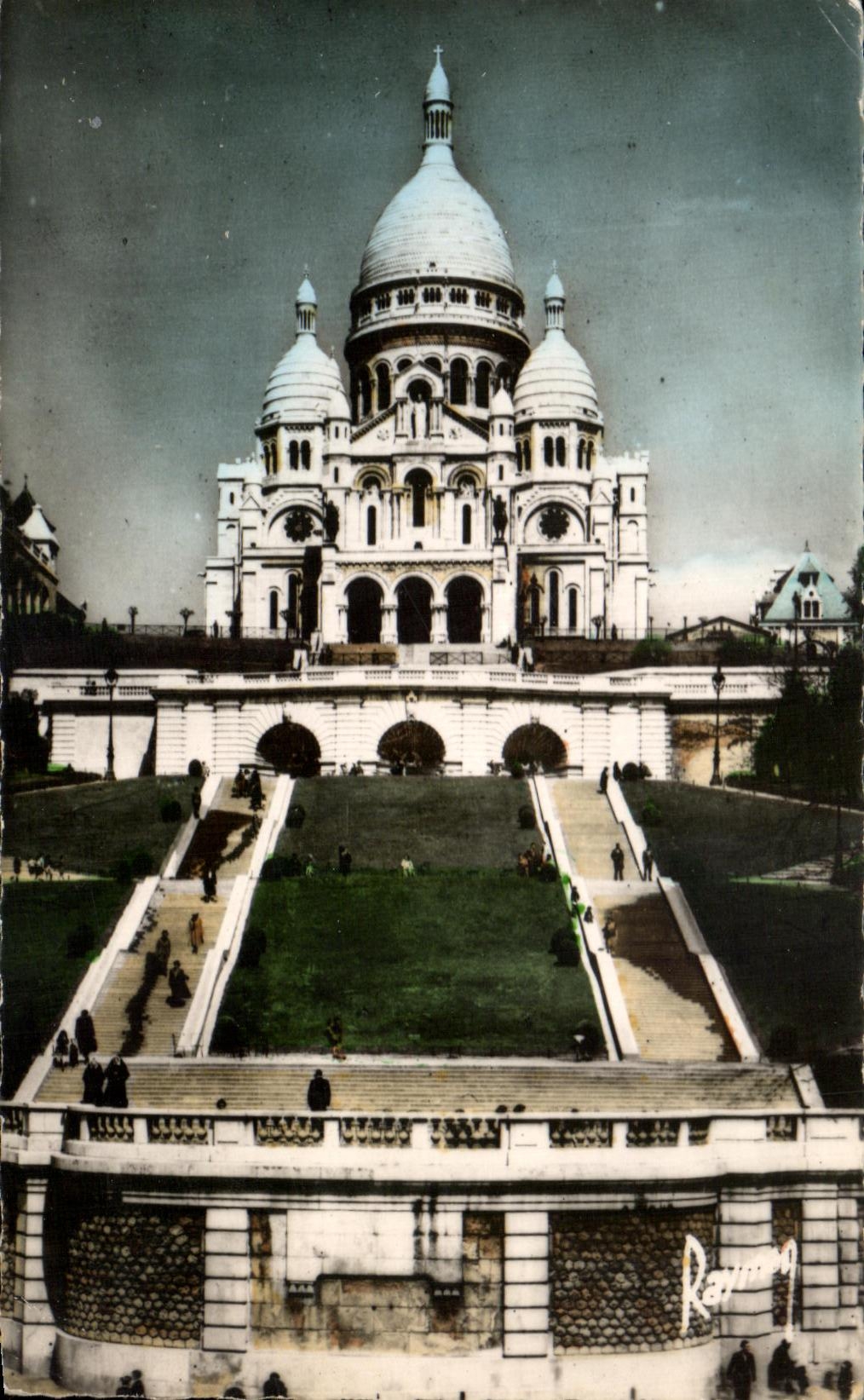 CPA Paris Le Sacre Coeur et le Square St Pierre Montmartre