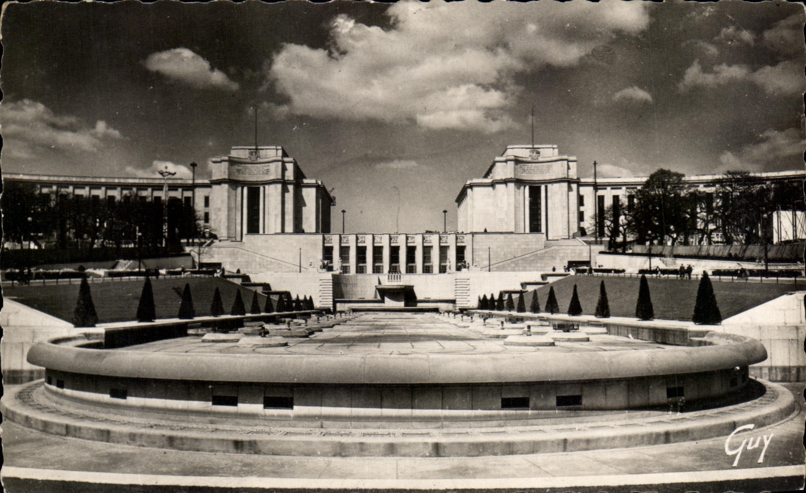 CPA Paris and its Mervailles the palate of Chaillot Seen of the gardens