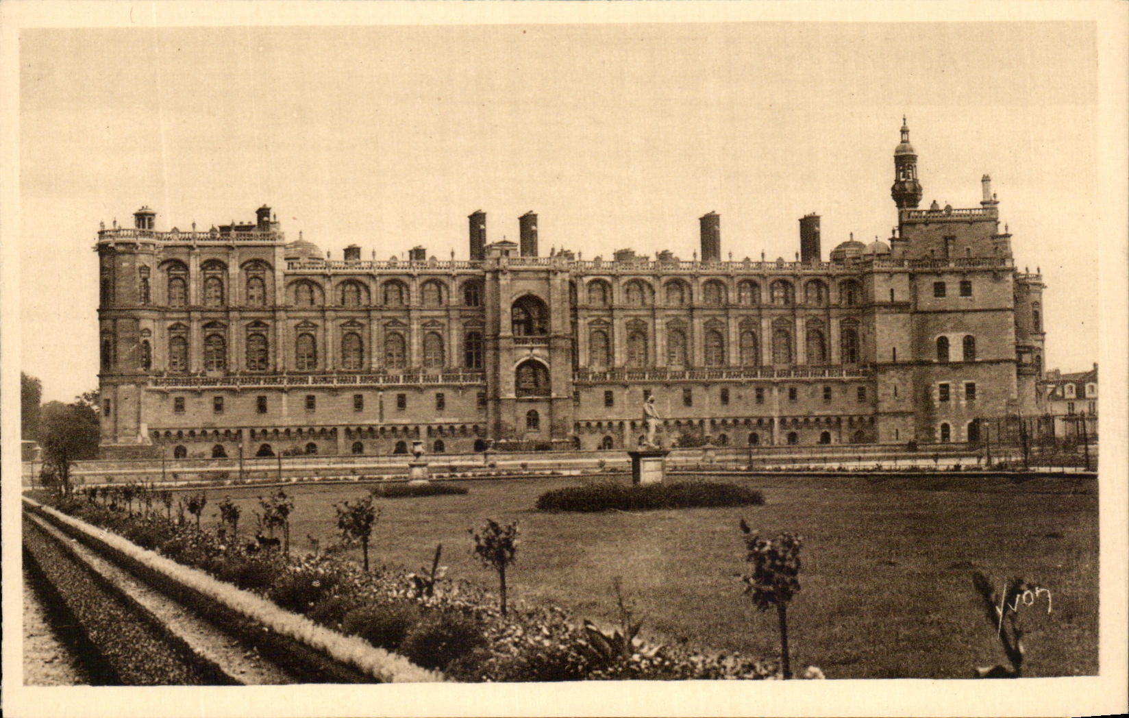 CPA Saint Germain En Laye Le Chateau Facade principale