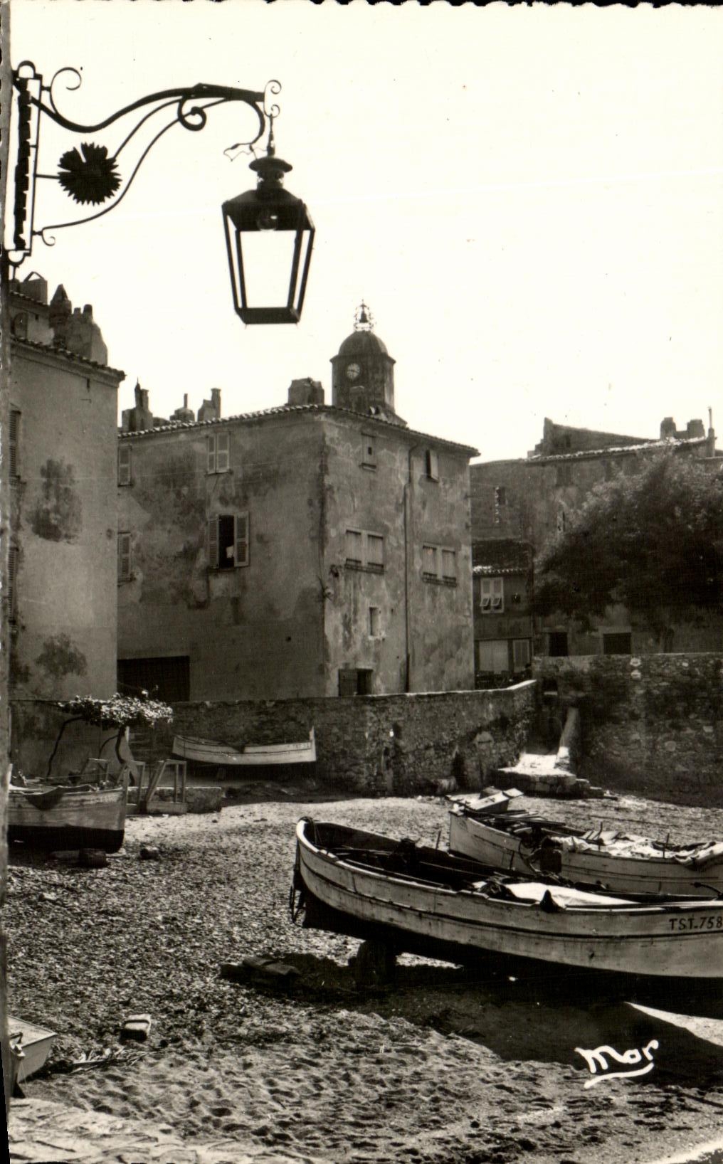 CPSM Saint Tropez Un Coin Du Vieux Port